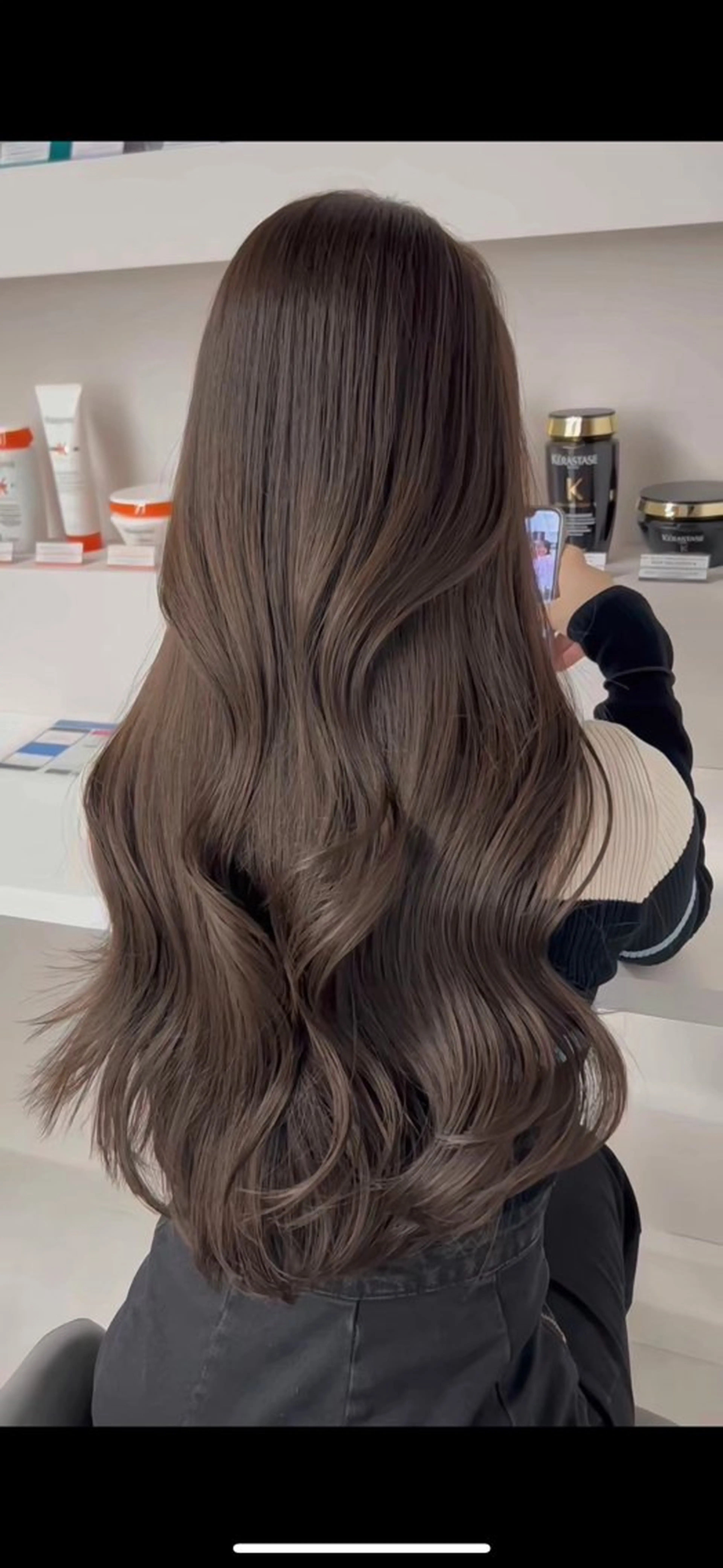 カラー モリシタ チョウのヘアスタイル