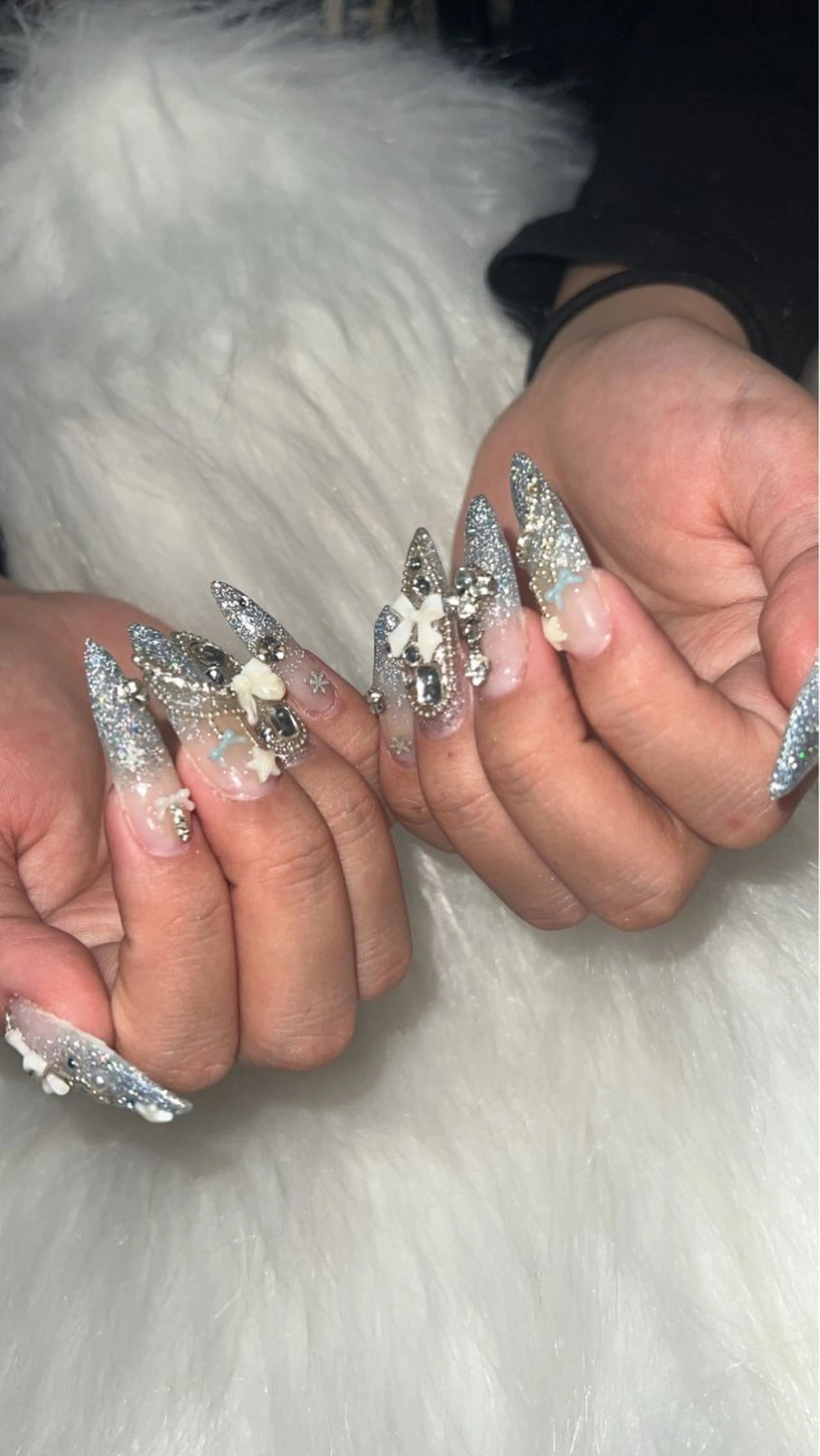 ネイル OPHELIA 𓃛のネイルデザイン