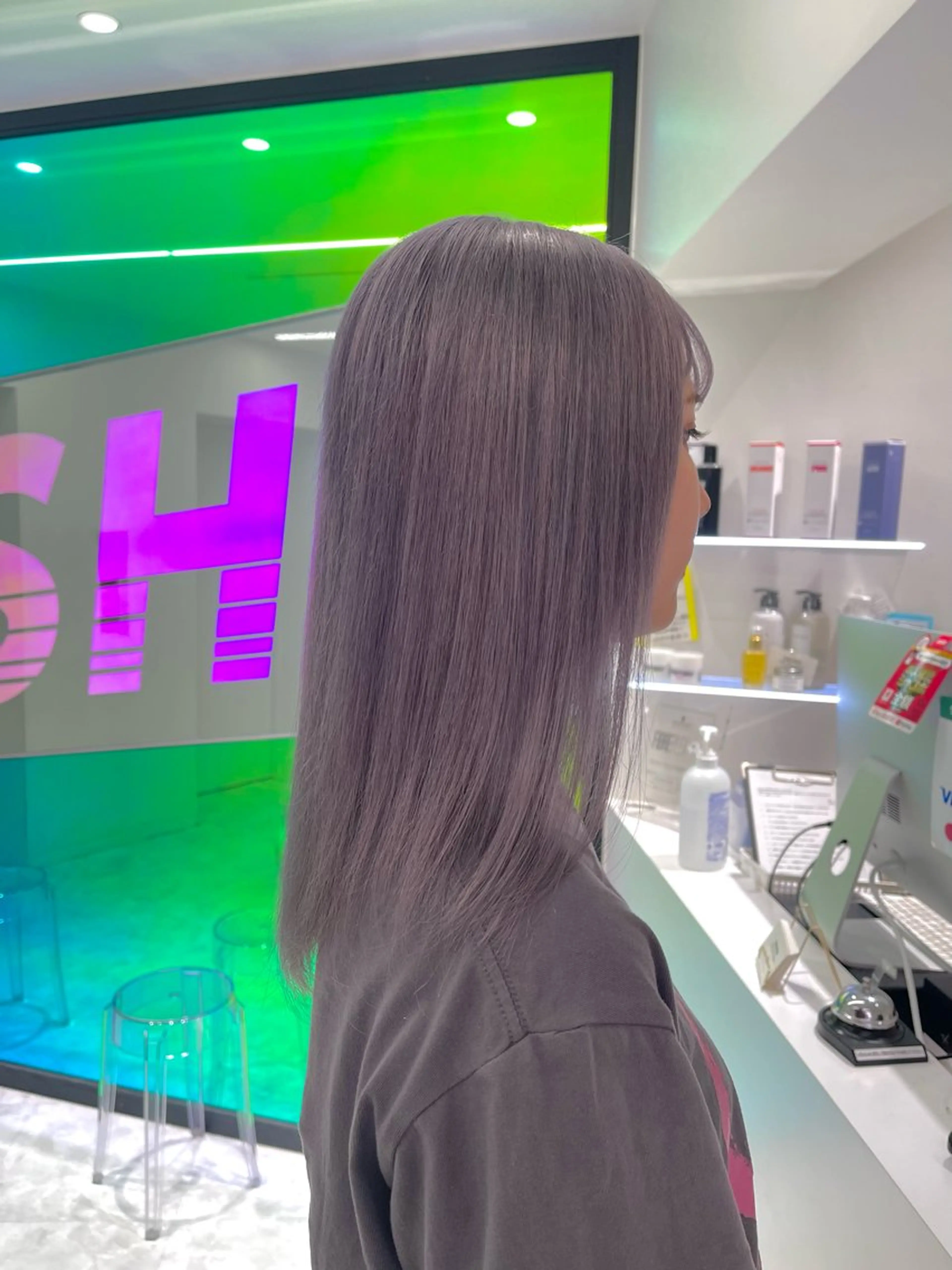 セミロング ヘアカラー 🤍💕ブリーチカラ ーAyaka💕🤍のヘアスタイル