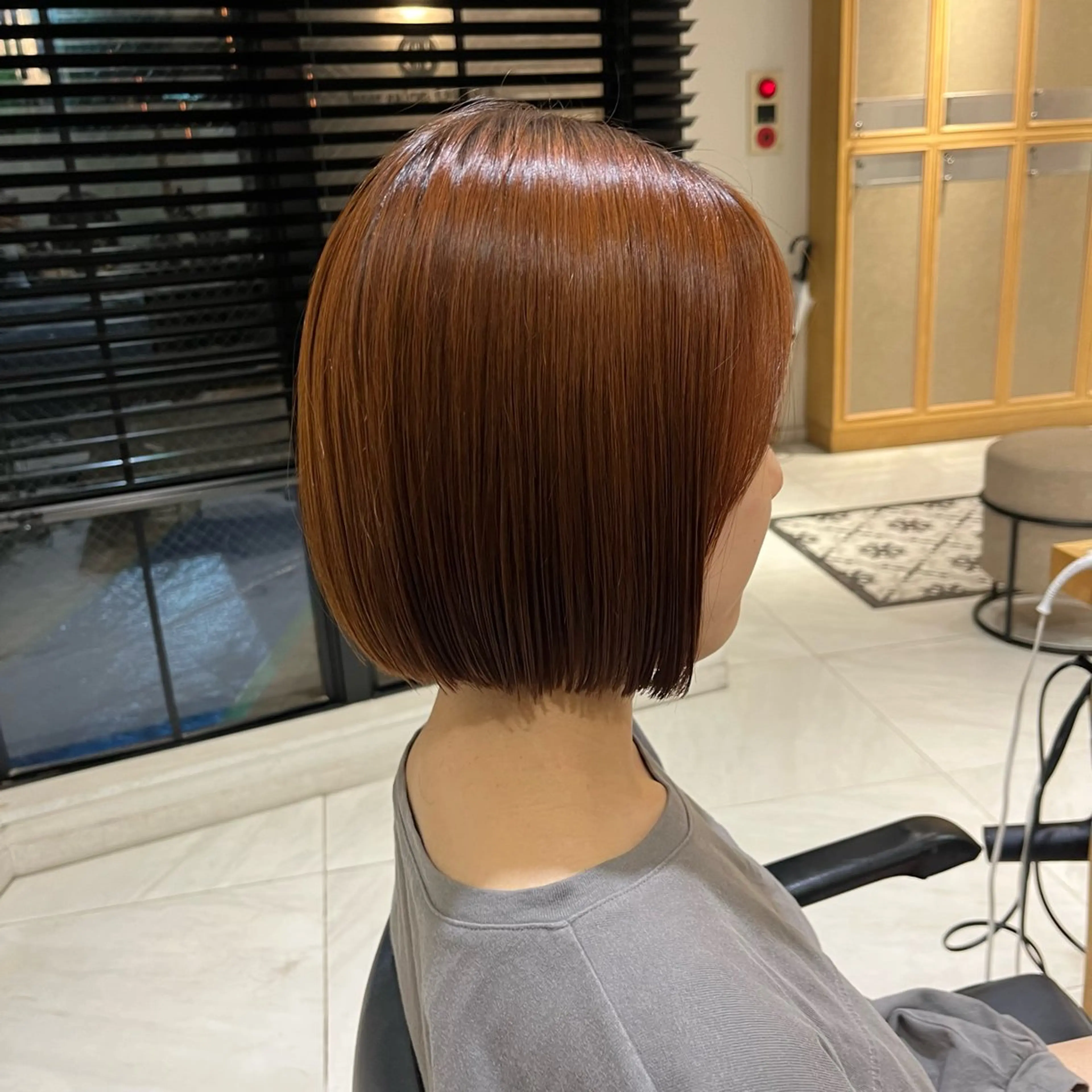 ショート カラー ブラウンカラー オレンジ オレンジブラウン ボブ ナミ🩶暗髪/暖色 ❤️/透明感/縮毛のヘアスタイル