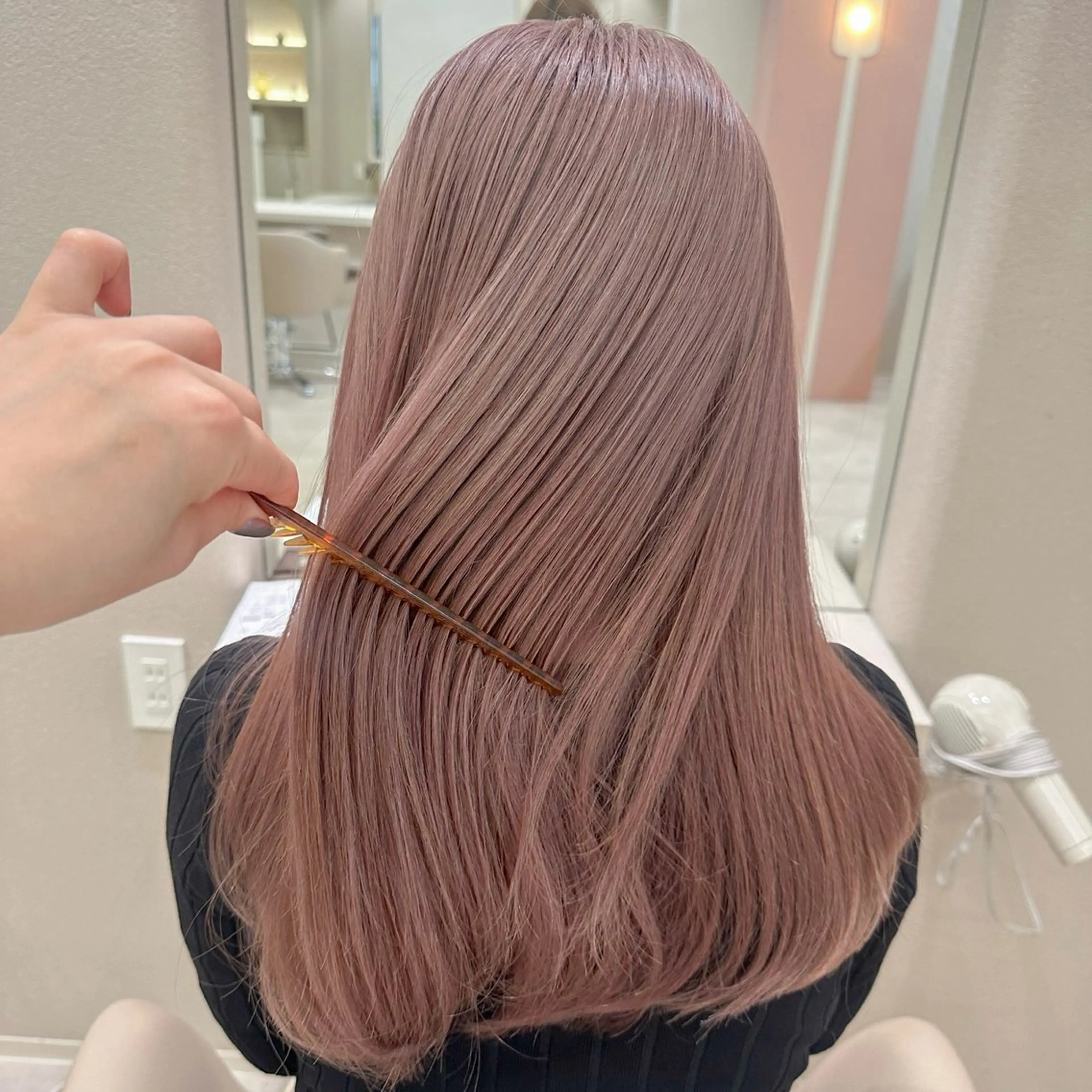 カラー ベージュカラー ピンクカラー ピンクベージュ ヘアカラー ハイトーン／暖色 👩🏼HONOKAのヘアスタイル