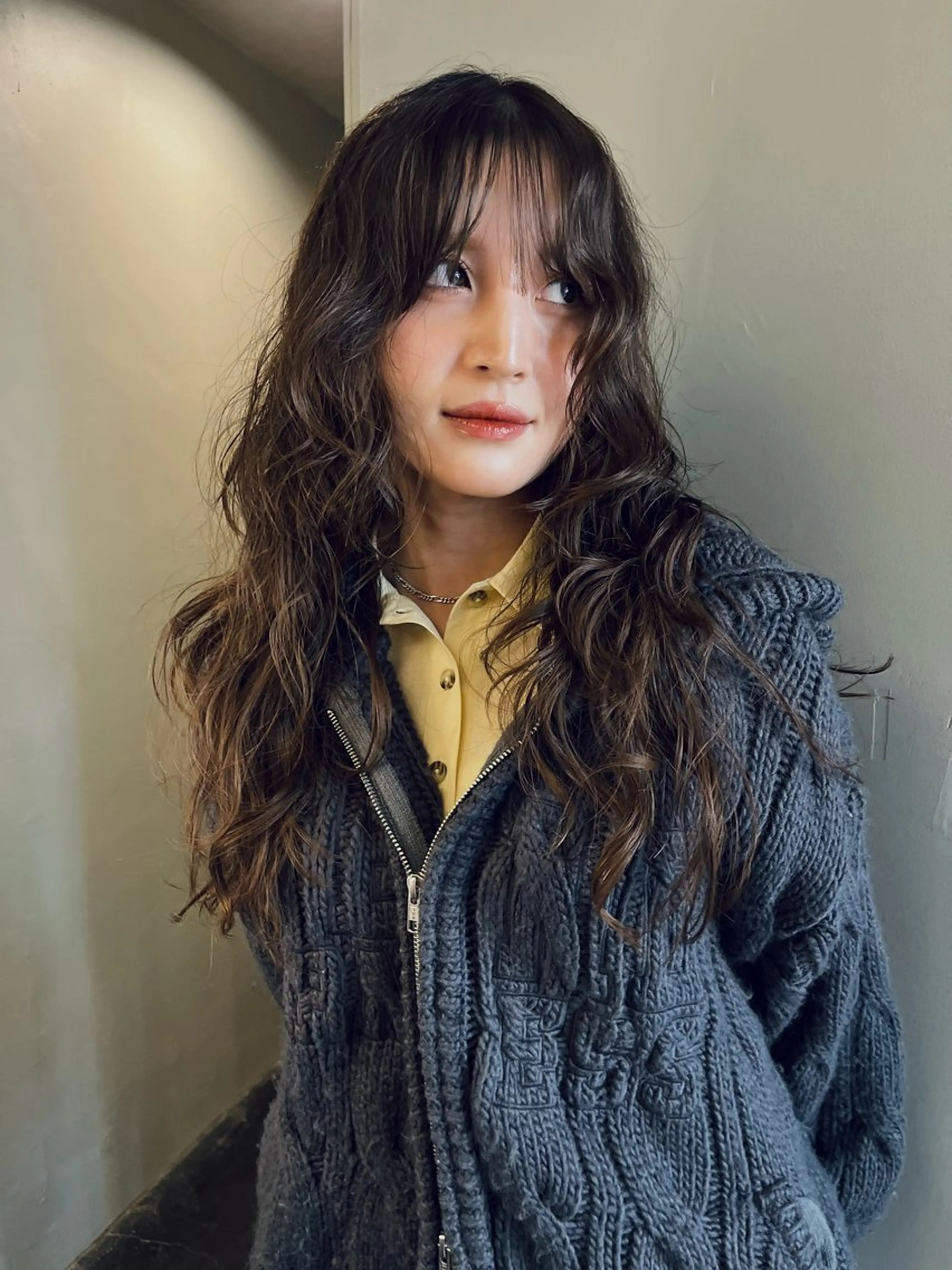 ロング パーマ 顔まわりレイヤー ハッシュカット レイヤーカット ウルフカット Haco＋所属・ウルフ/レイヤー Miinaのヘアスタイル