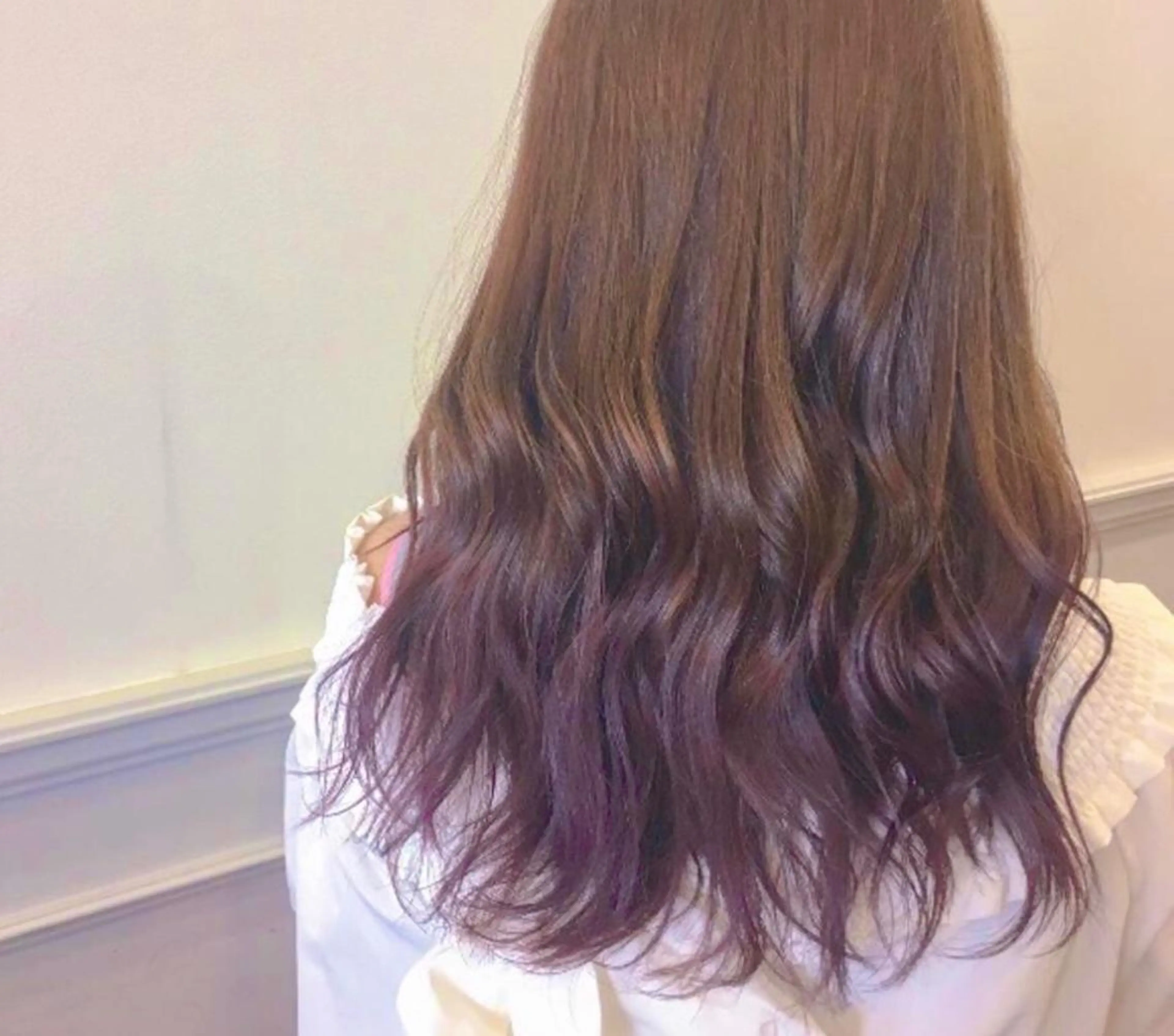 ミディアム カラー グラデーションカラー パープルカラー 新井 友菜のヘアスタイル