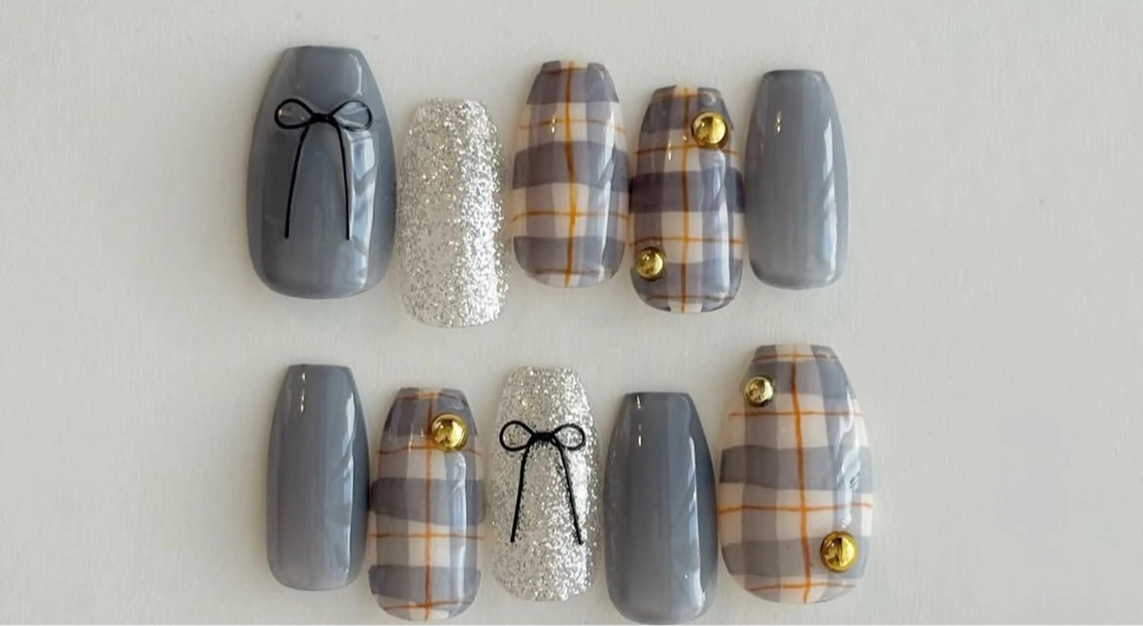 ネイル 長さ出し グラデーション キラキラネイル マグネットネイル ニュアンスネイル ハンドネイル Lee Ainのネイルデザイン