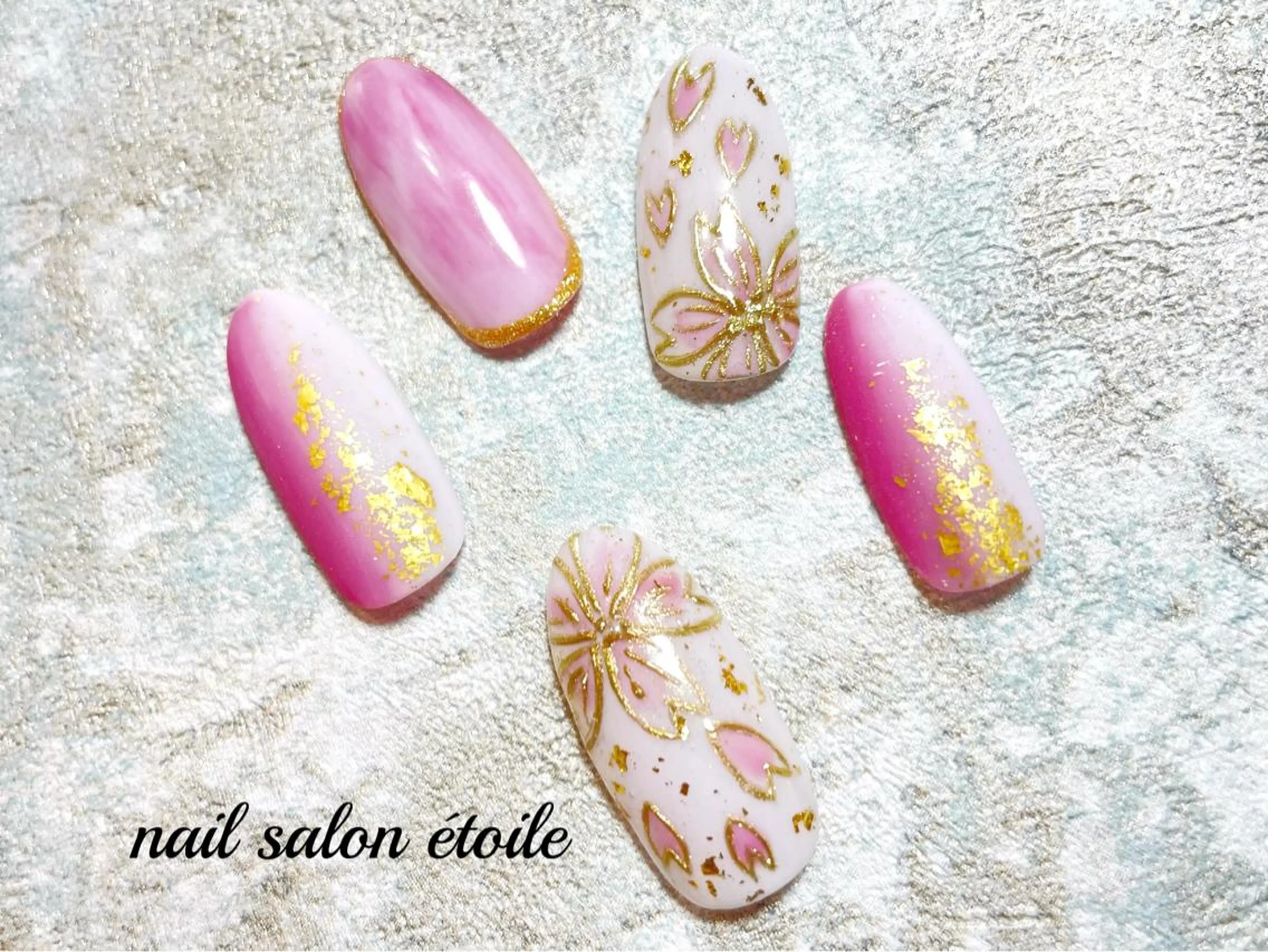 ネイル アートネイル 桜ネイル フラワーネイル ジェルネイル ゴールド ハンドネイル nail salon étoileのネイルデザイン