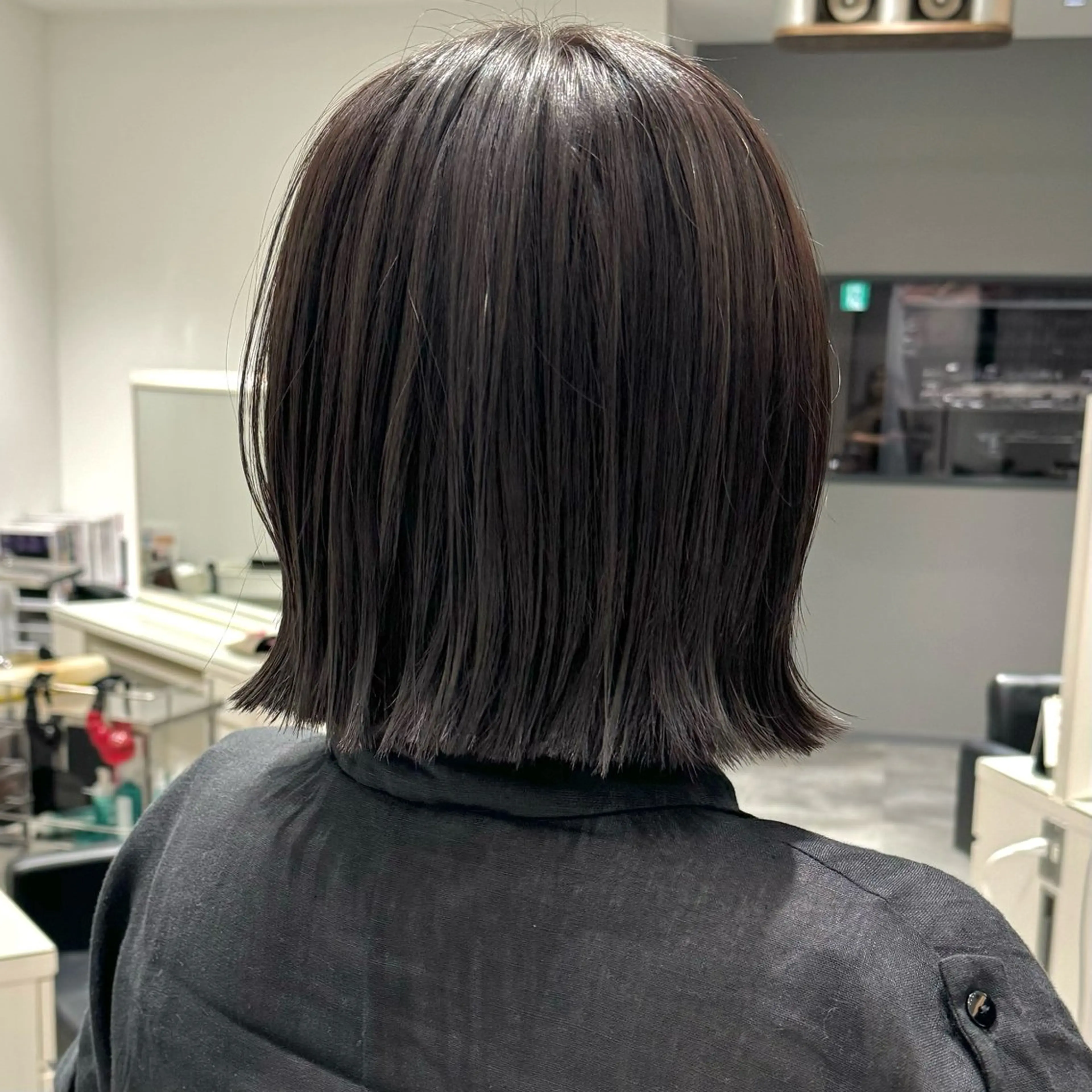ショート ボブ 外ハネヘア ヘアカラー トリートメント BEAUTRIUM  青山店所属・ひなた あゆみのヘアスタイル