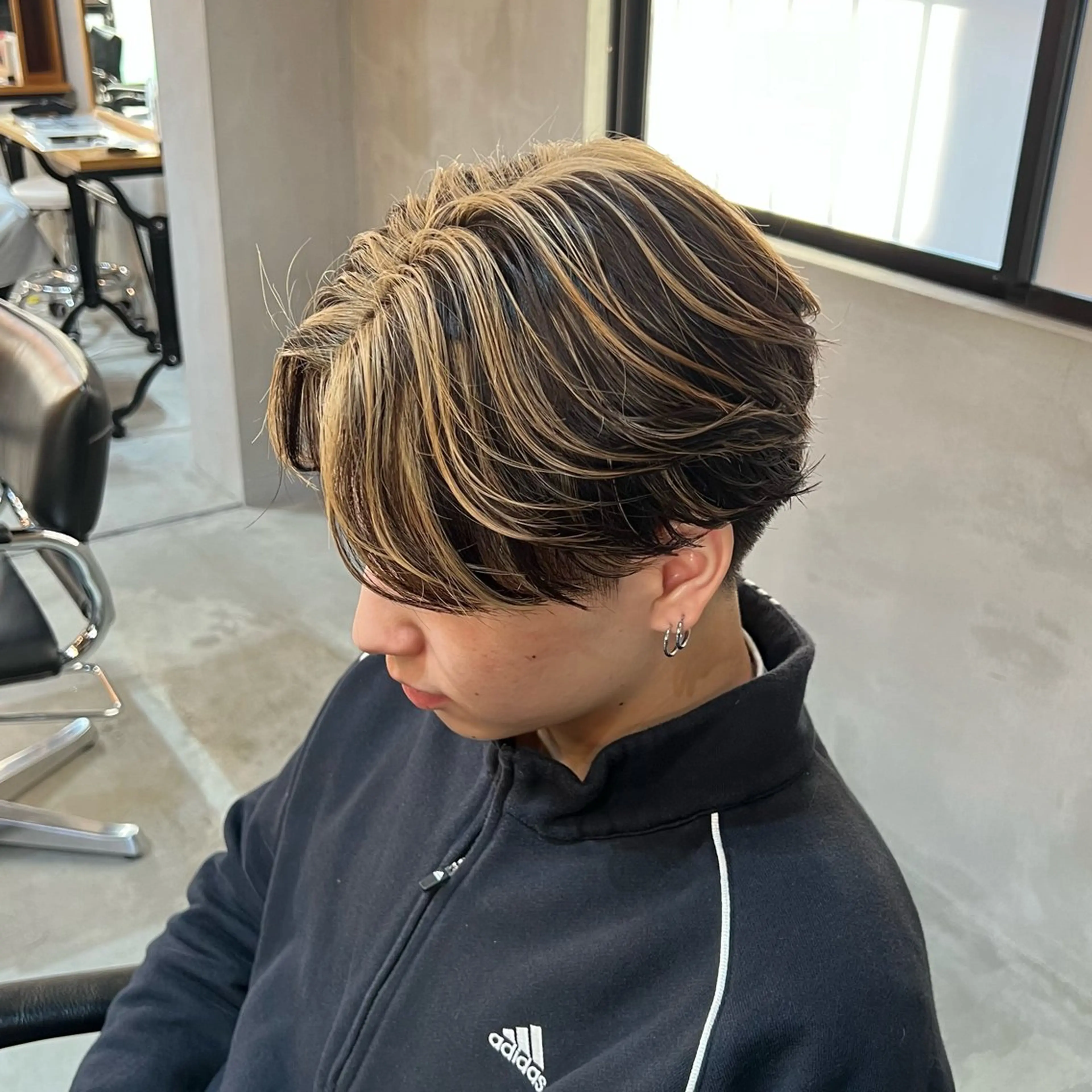 ミディアム カラー メンズ ヘアカラー センターパート職人 店長/TSUBASAのヘアスタイル