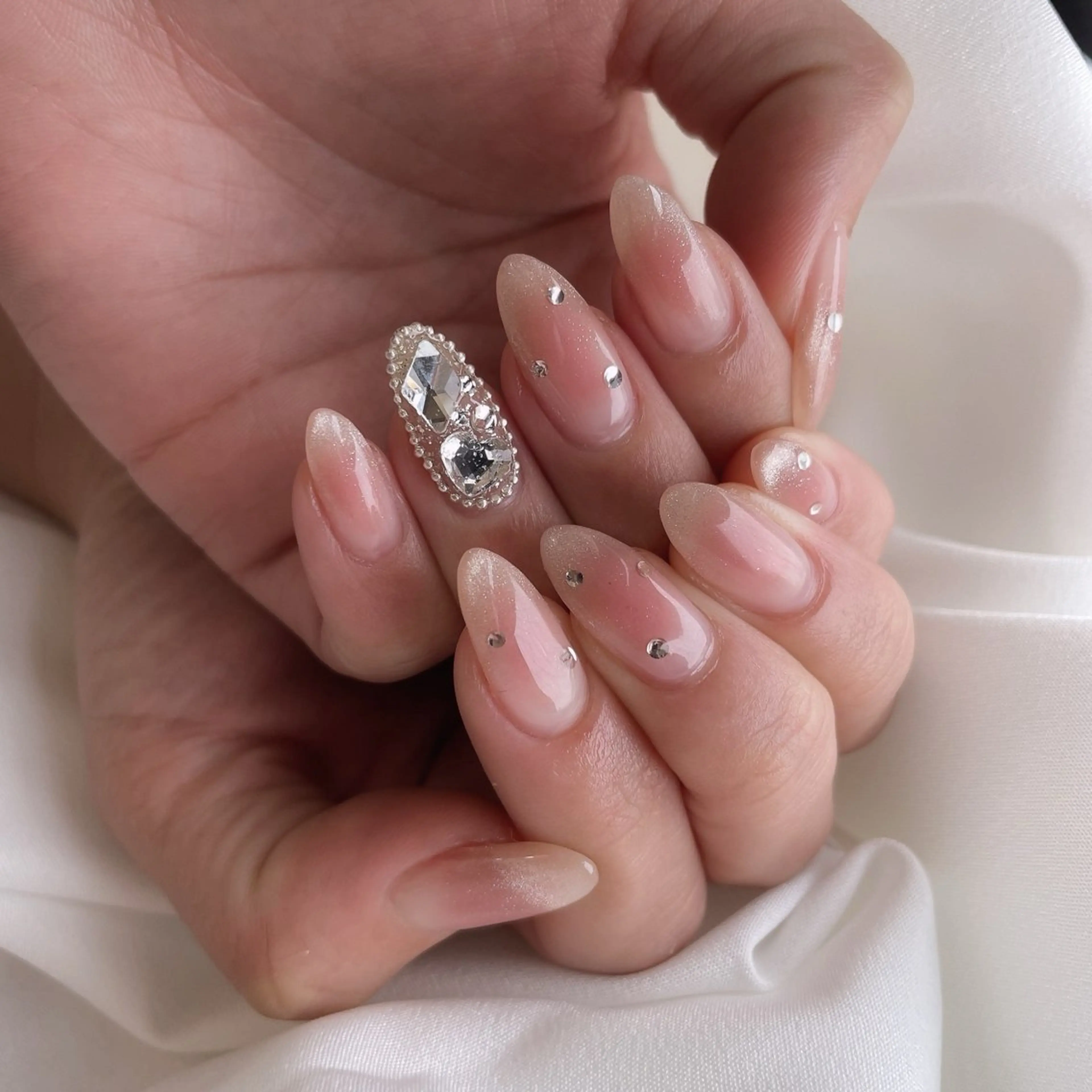 ネイル チークネイル ハンドネイル フットネイル A OIのネイルデザイン