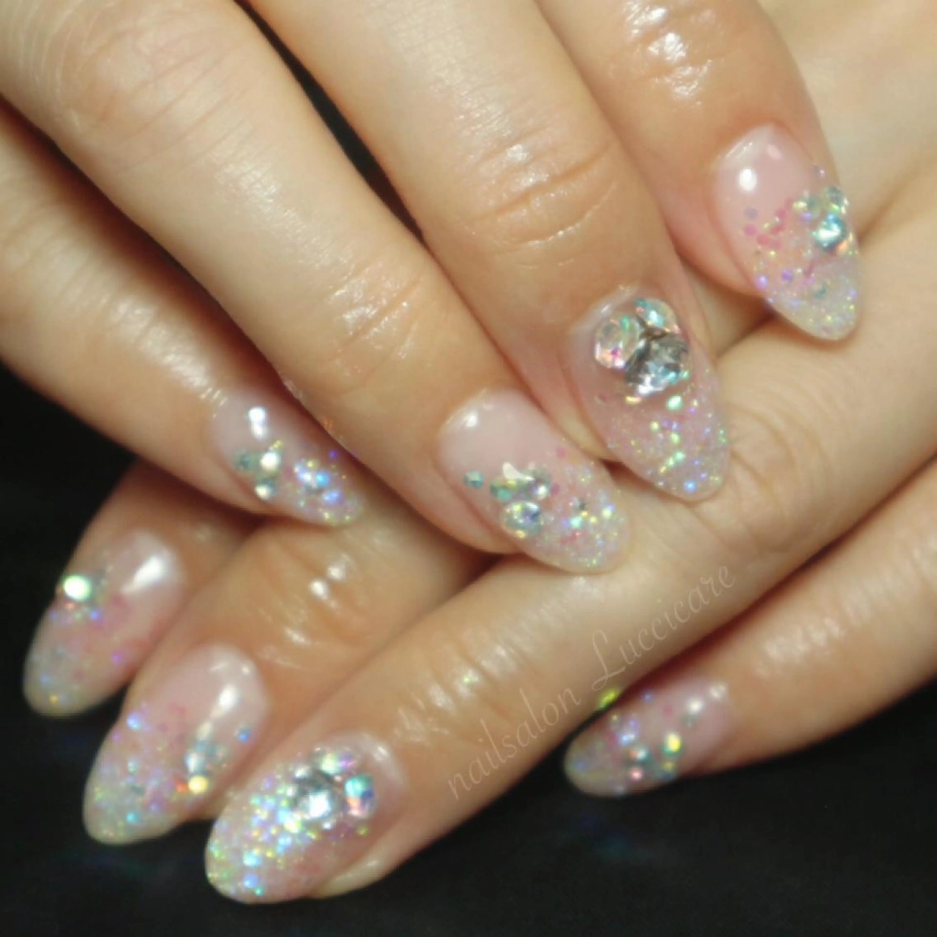 ネイル グラデーション ラメ(グリッター) ラメグラデーション ストーンネイル 高田 ちかこのネイルデザイン