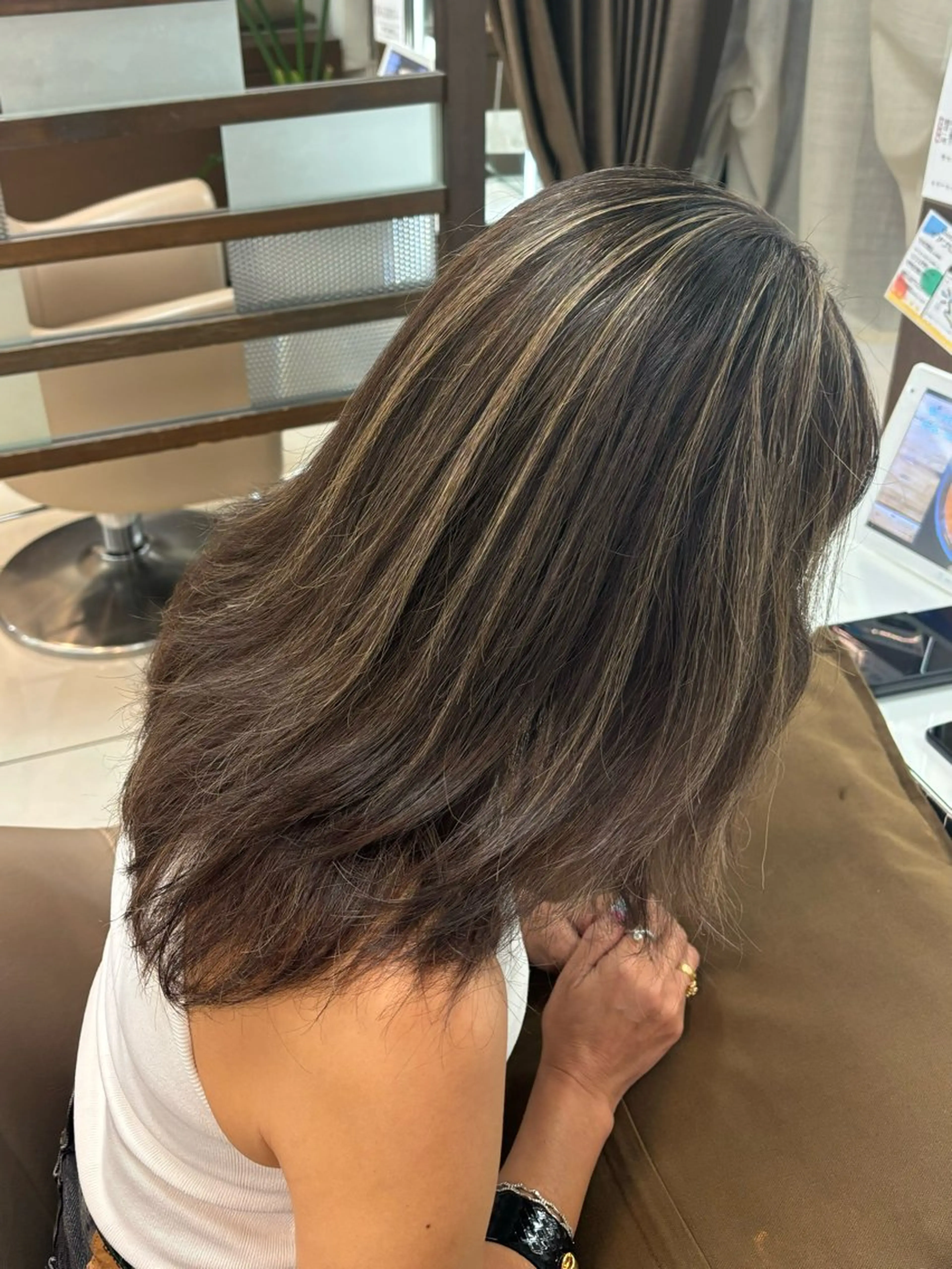 セミロング ヘアカラー トリートメント 暖色カラー❤️横浜 エクステらん🦖のヘアスタイル