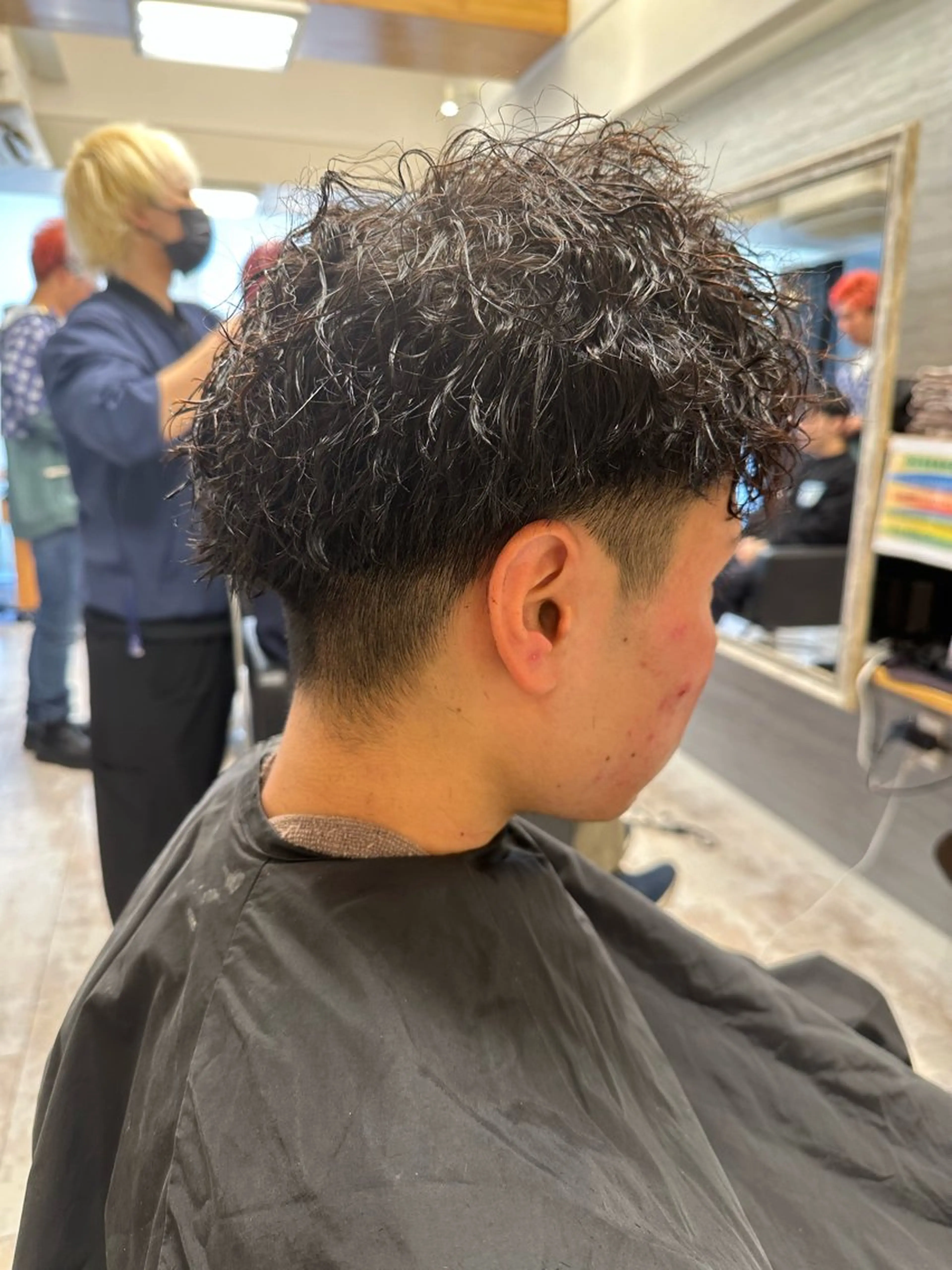 ショート パーマ メンズ 福山 宏介のヘアスタイル