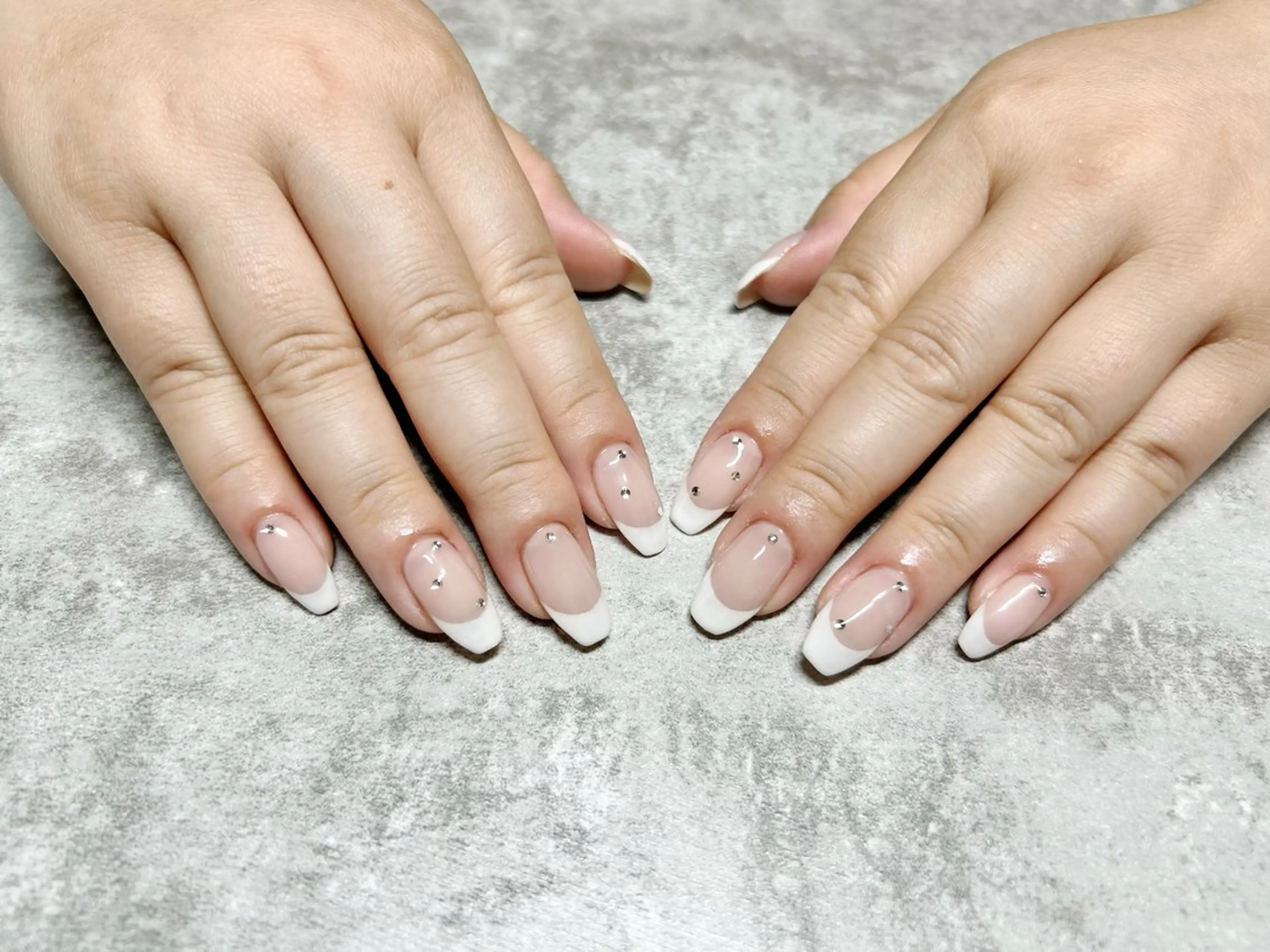 ネイル アートネイル オーロラネイル カジュアル フラッシュネイル フットネイル ハンドネイル ハンドケア Nanala. LUNAのネイルデザイン