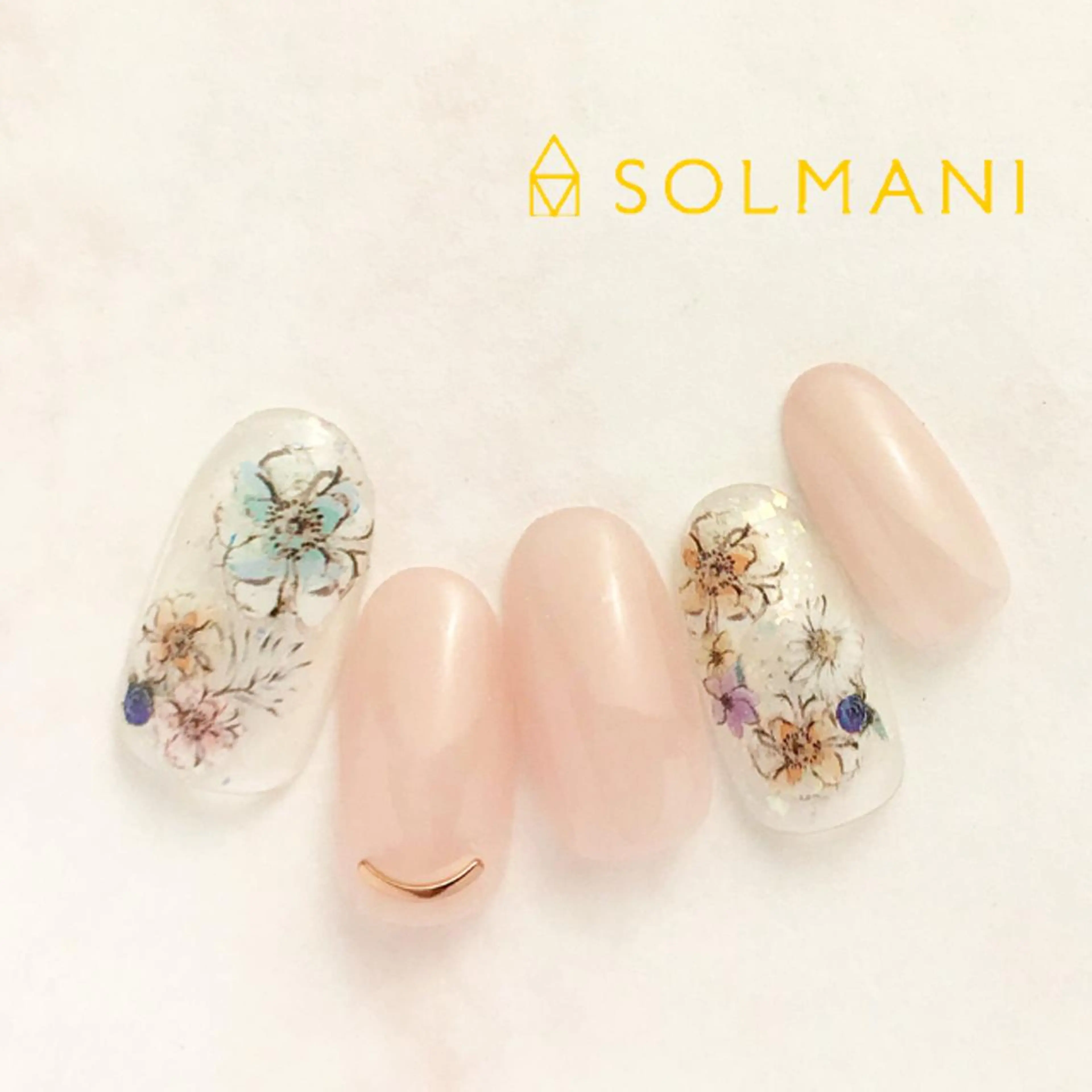 ネイル フラワーネイル SOLMANI 予約担当のネイルデザイン