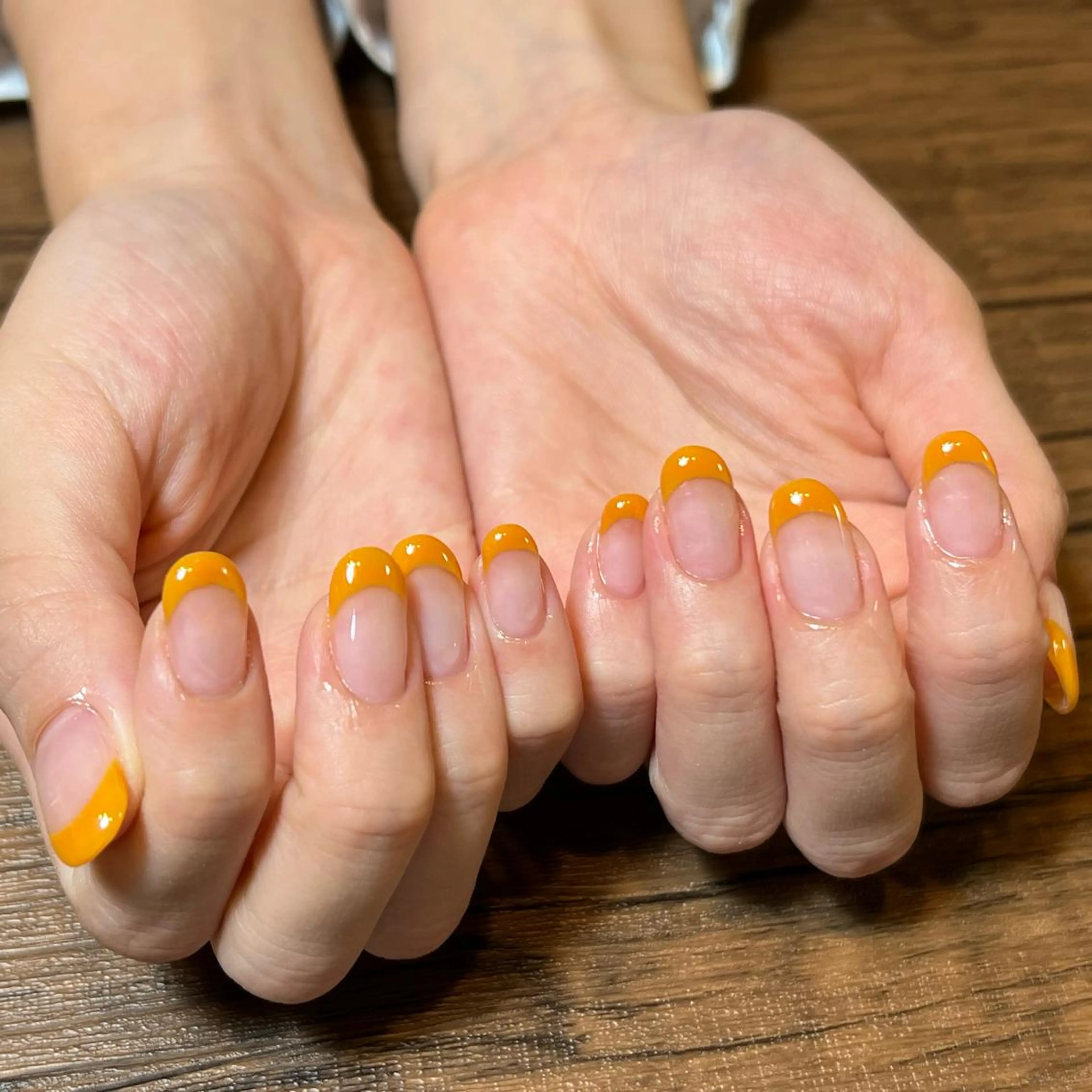 ネイル フレンチネイル オレンジ ハンドネイル HENRIETTA NAILSALONのネイルデザイン