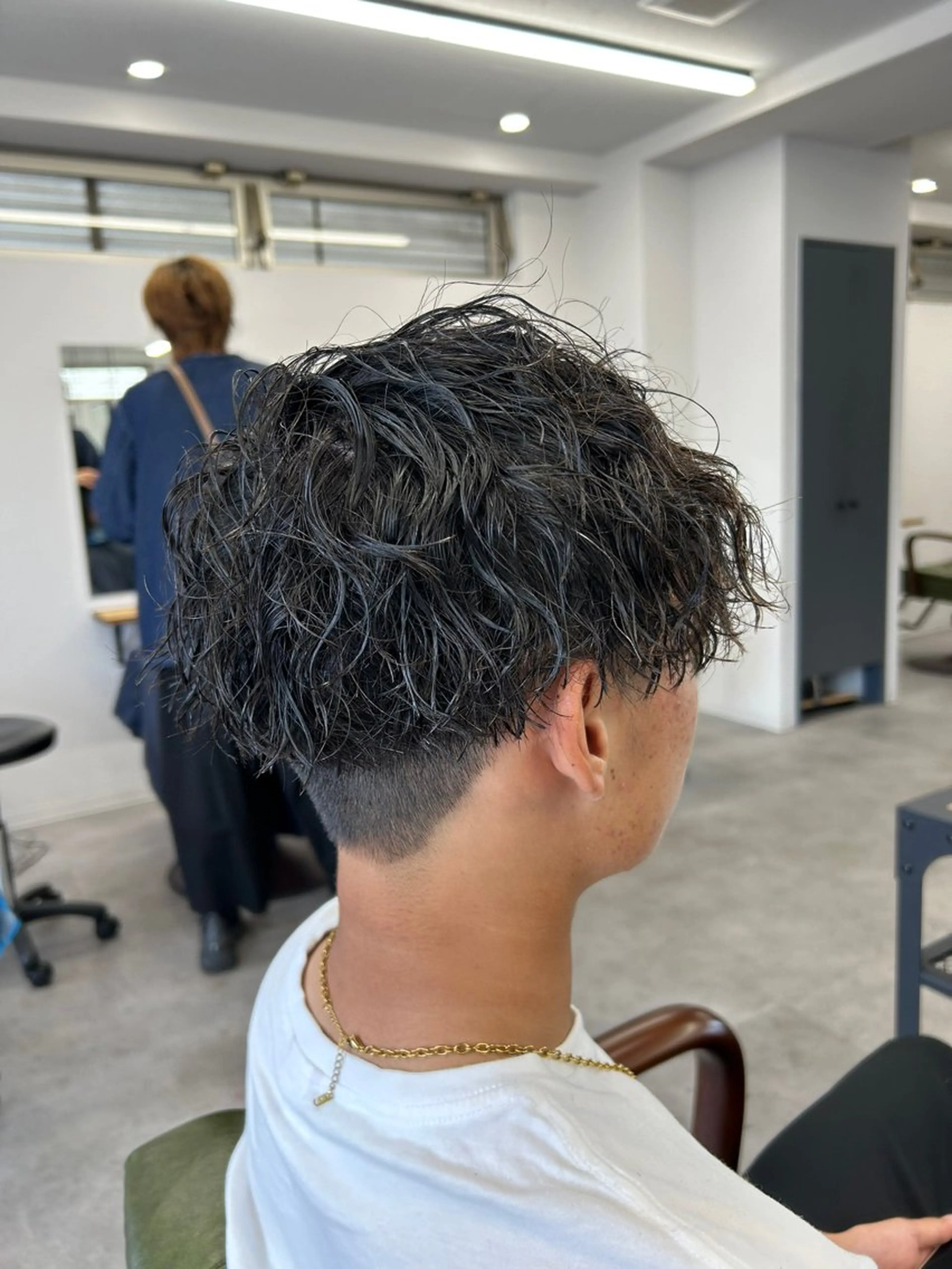 ミディアム パーマ メンズ ミディアムパーマ メンズパーマ ツイストスパイラルパーマ スパイラルパーマ カット パーマ トリートメント SHAFT Ieiriのヘアスタイル