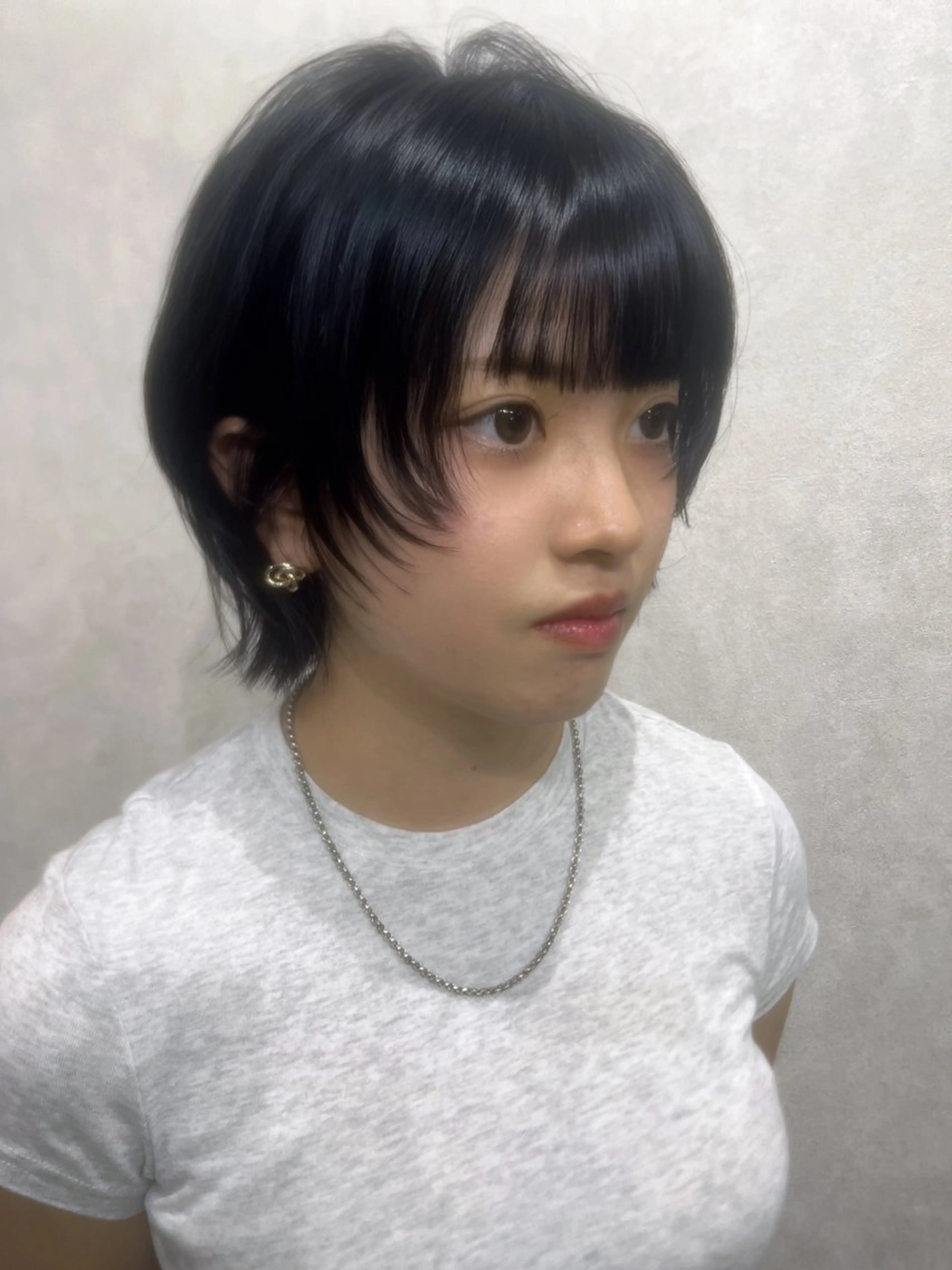 ショート カット ヘアカラー maya レイヤーカットのヘアスタイル