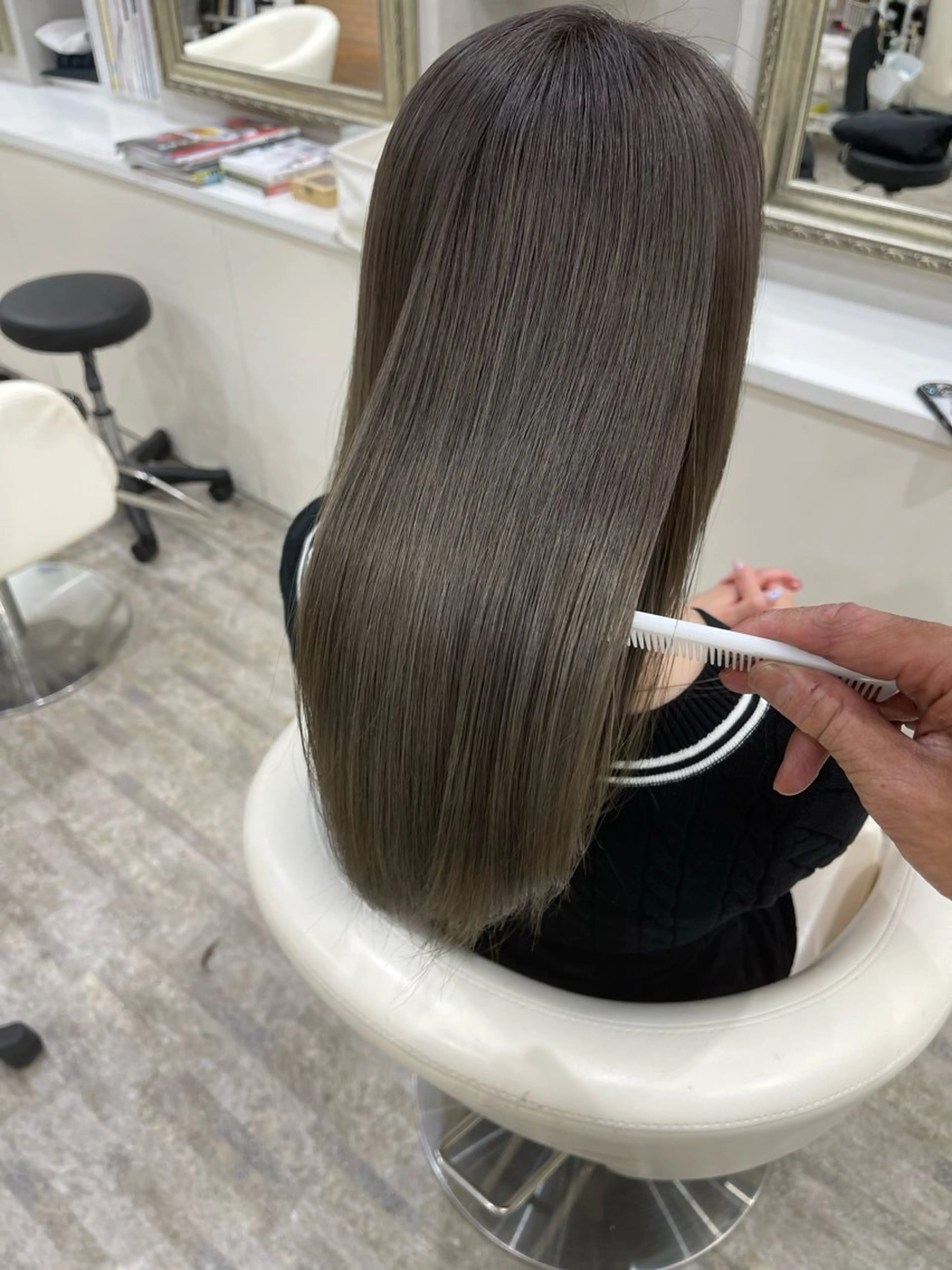 カラー ブリーチ Realme京都四条烏丸ドゥエ所属・馬込 祝生のヘアスタイル