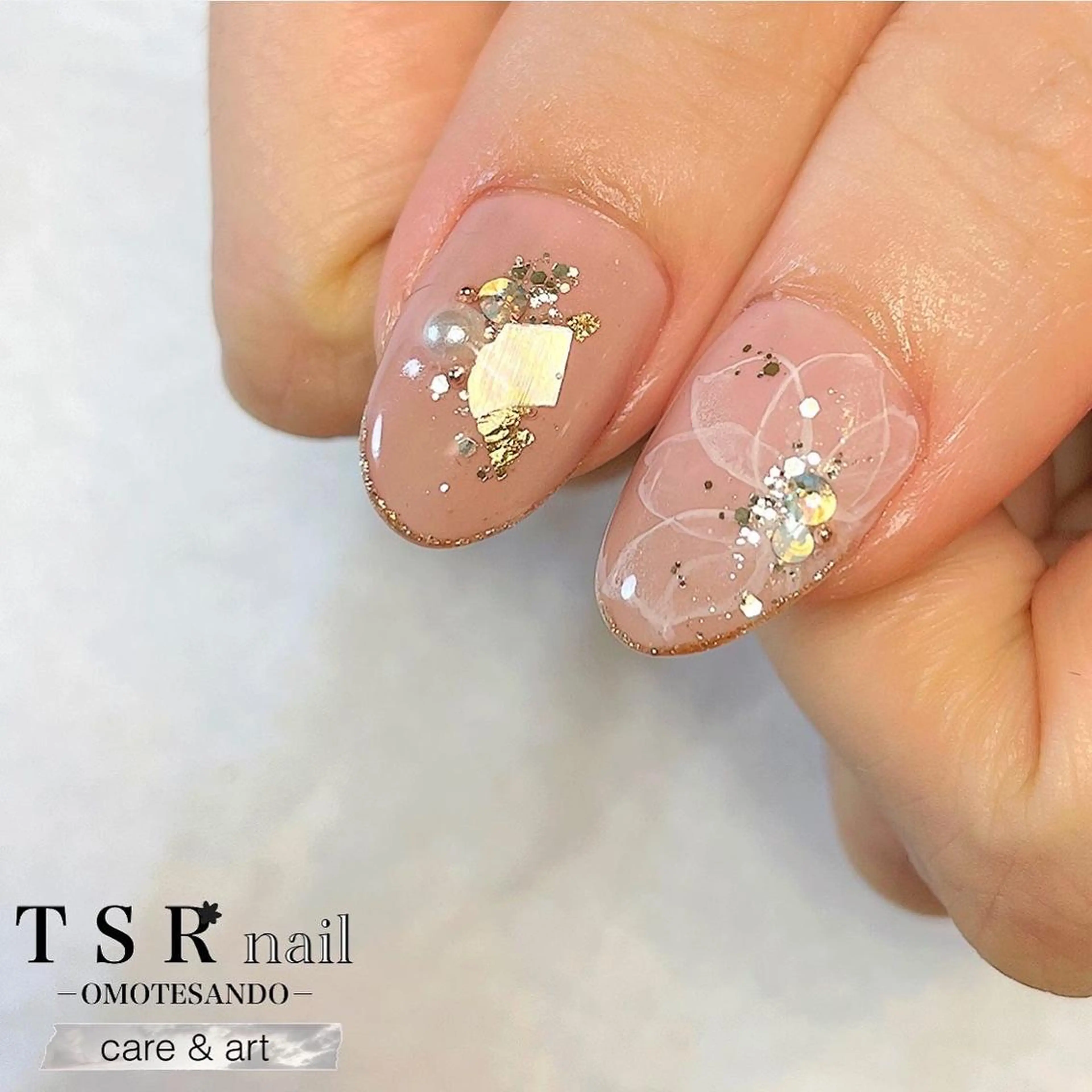 ネイル アートネイル 成人式 フラワーネイル ジェルネイル パラジェル ハンドネイル ハンドケア 爪咲 りり花のネイルデザイン