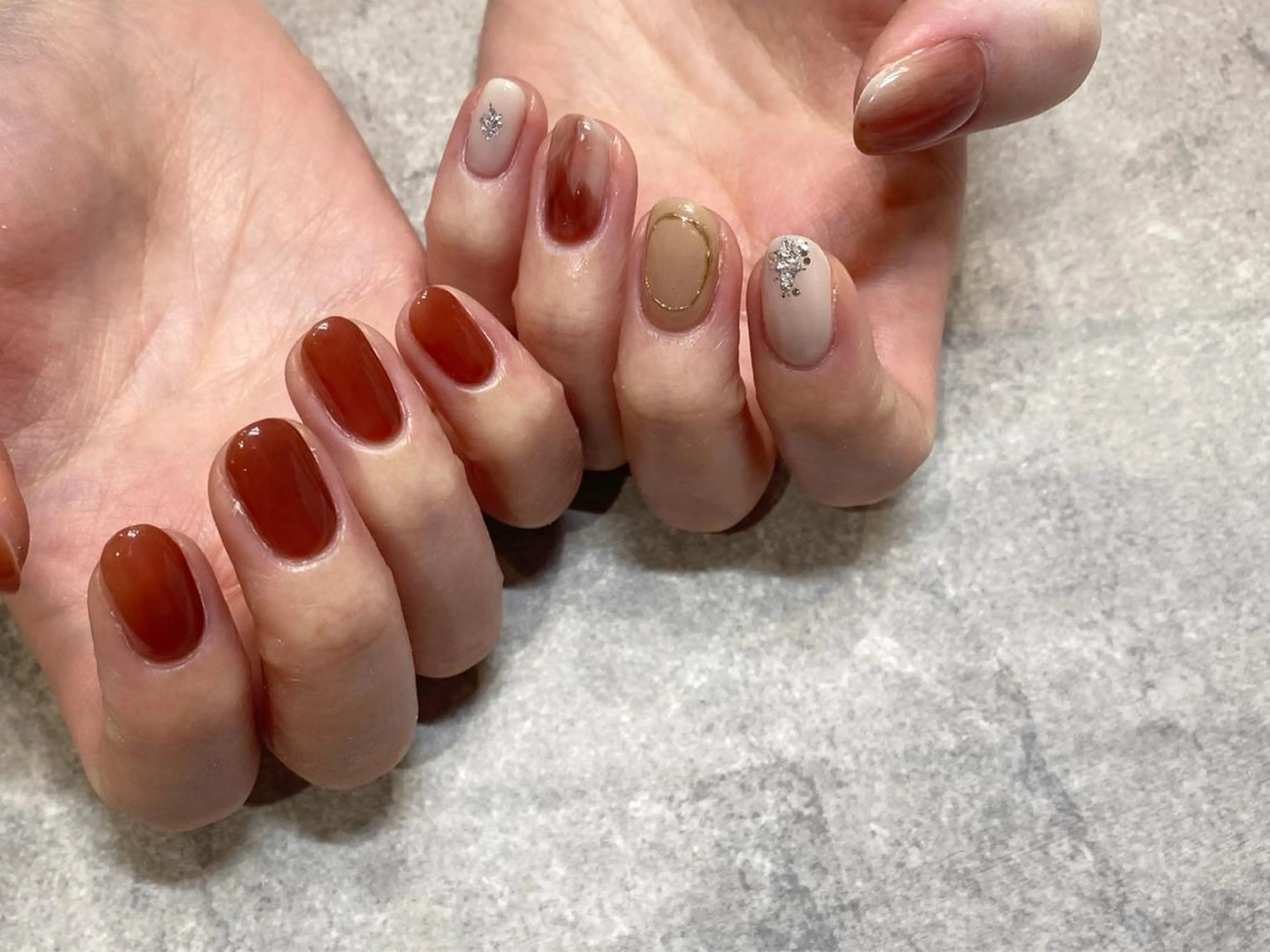 ネイル ハンドネイル NINEnami ニュアンスネイルのネイルデザイン