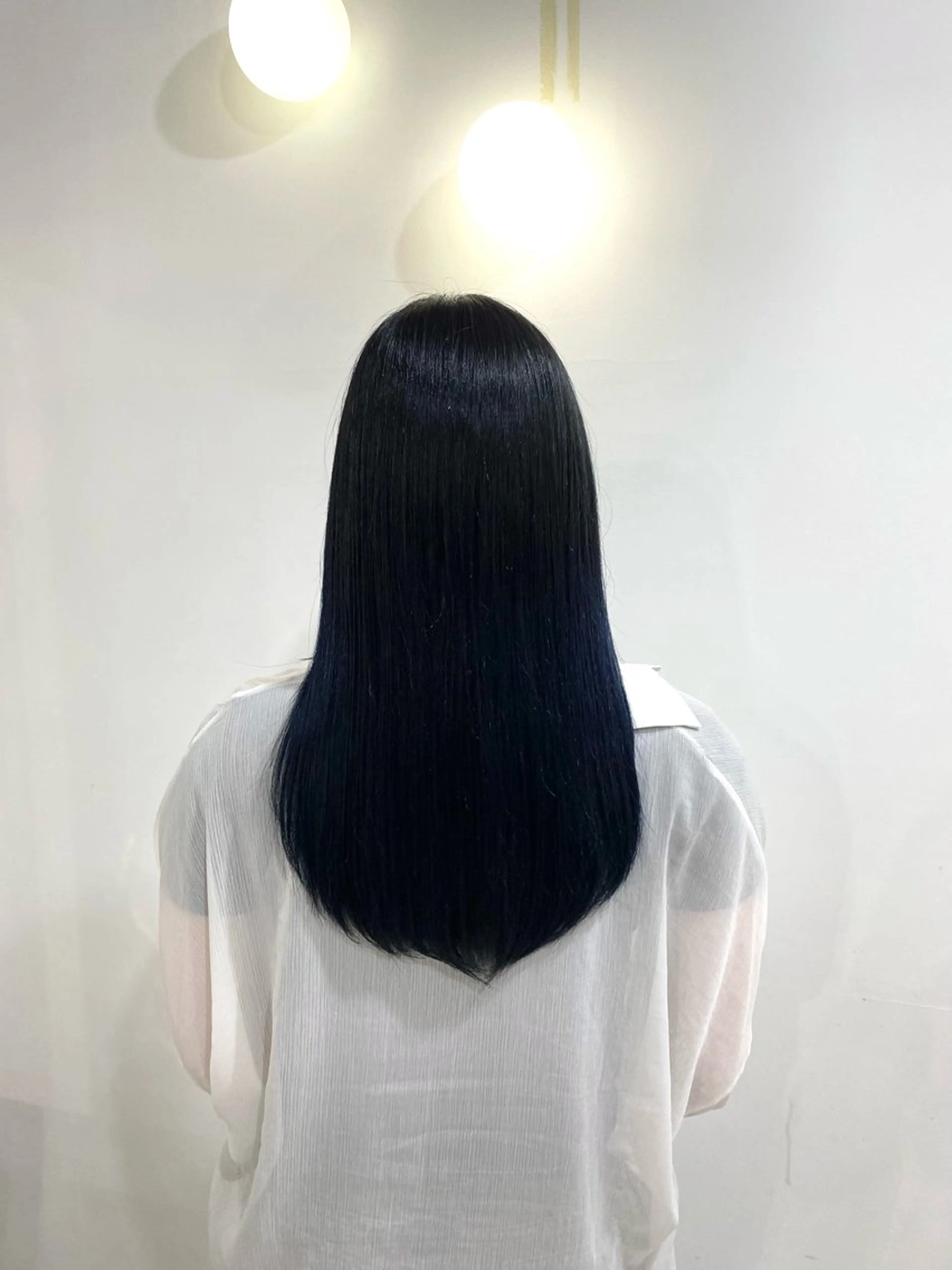 カラー 透明感カラー ネイビーカラー ハナダ メイのヘアスタイル