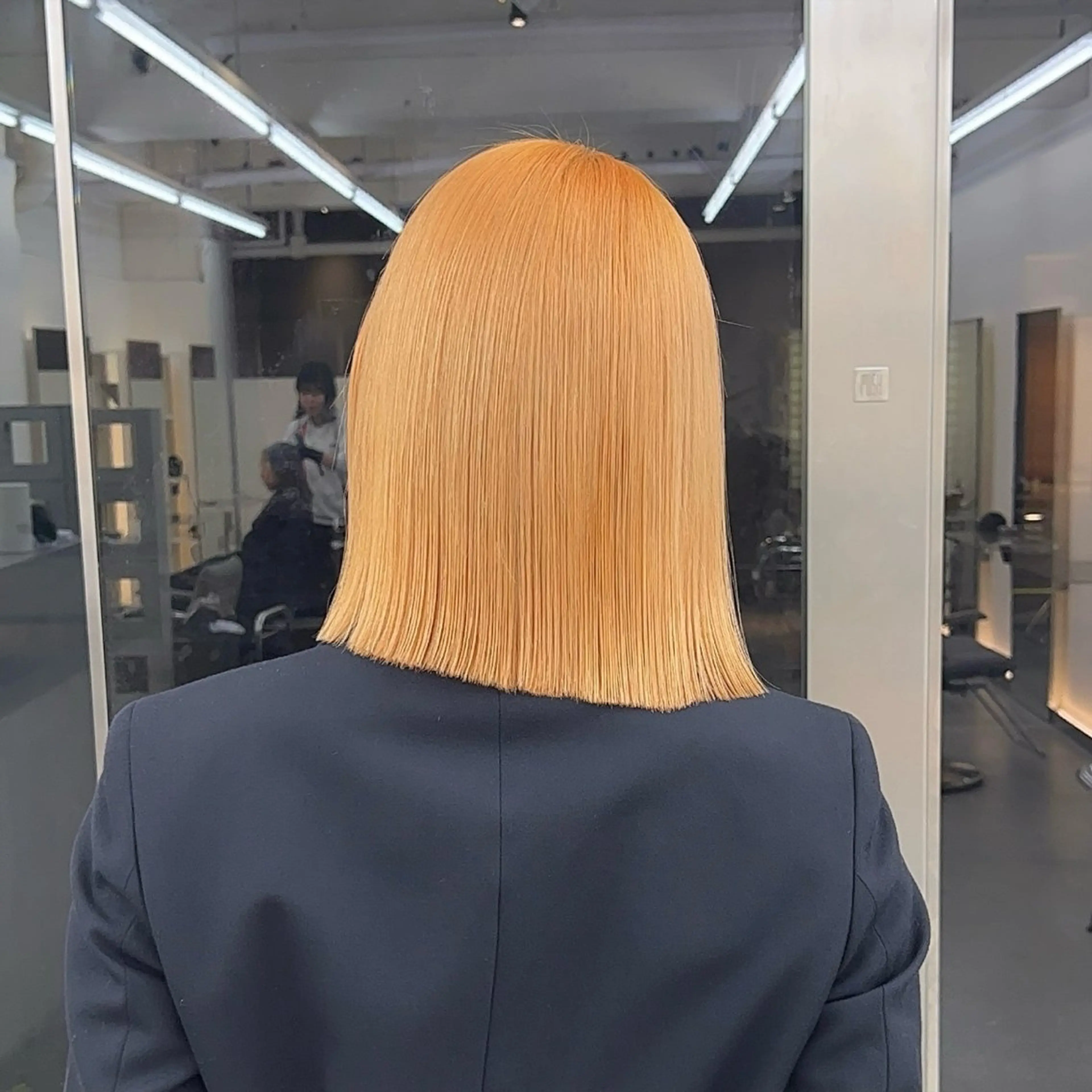 ショート カラー オレンジ カット ヘアカラー トリートメント ムラ修正💎 艶髪ハイトーン💎のヘアスタイル