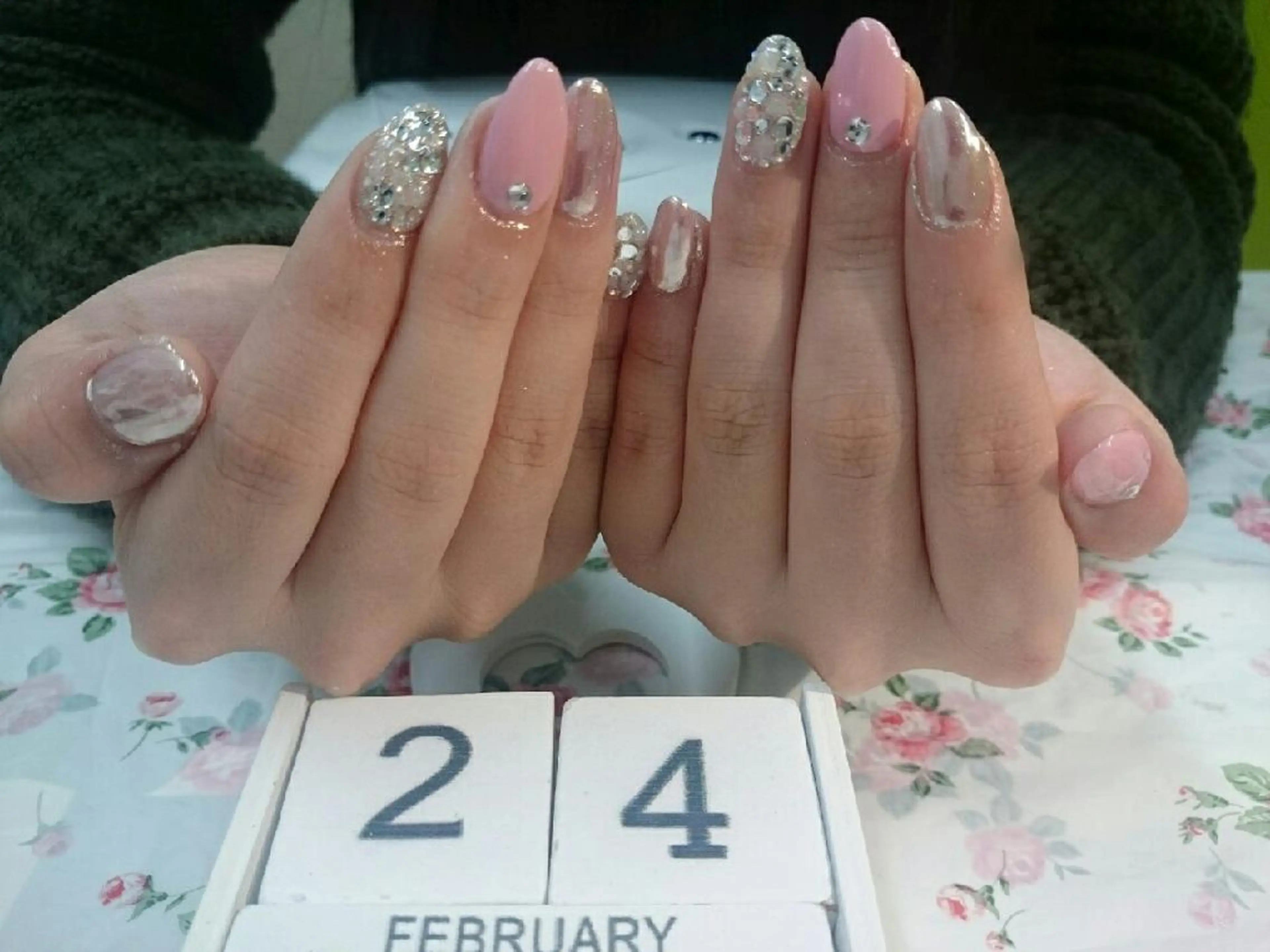 ネイル ストーンネイル JEWEL nailのネイルデザイン