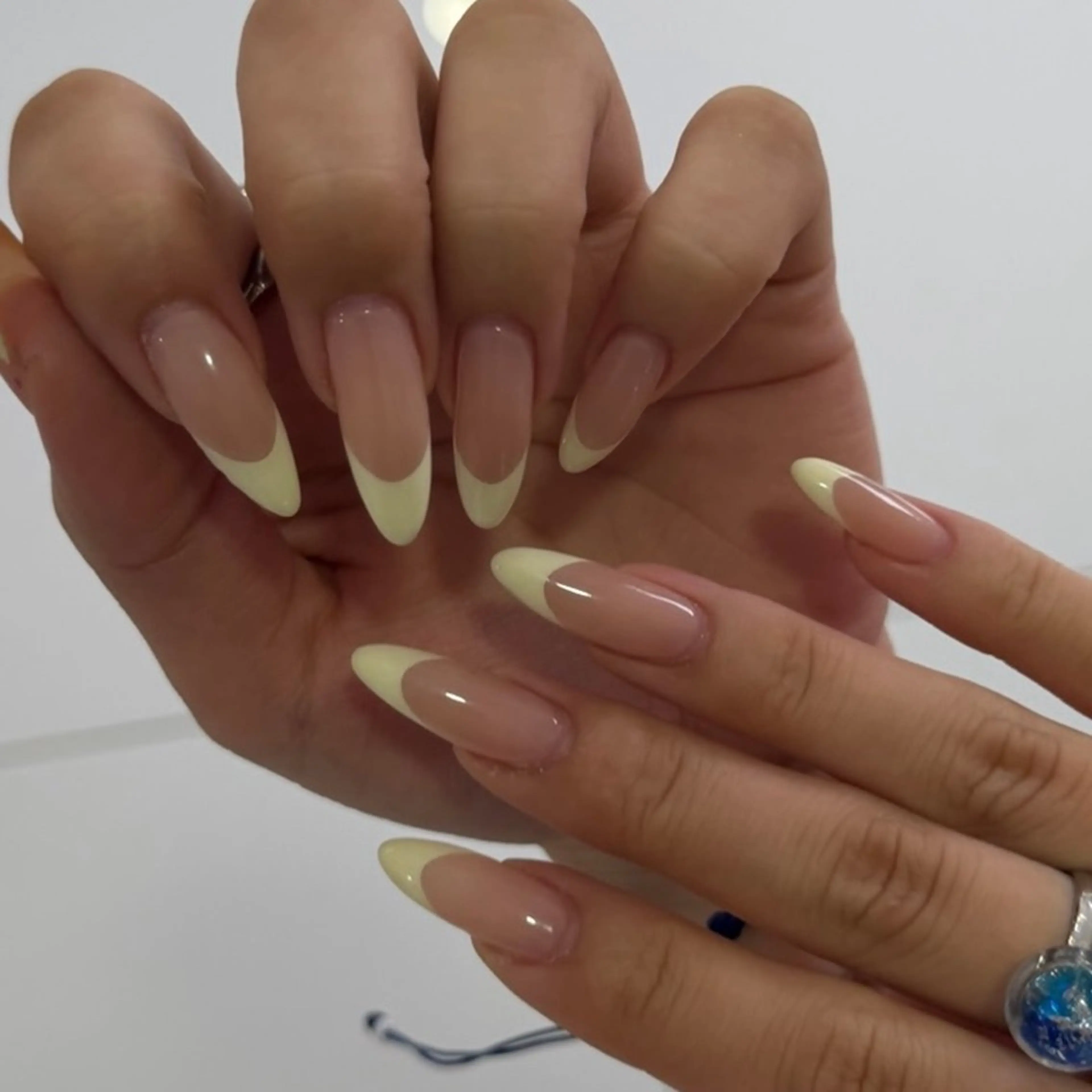 ネイル フレンチネイル ハンドネイル ネイルサロンAmo 🎀のネイルデザイン