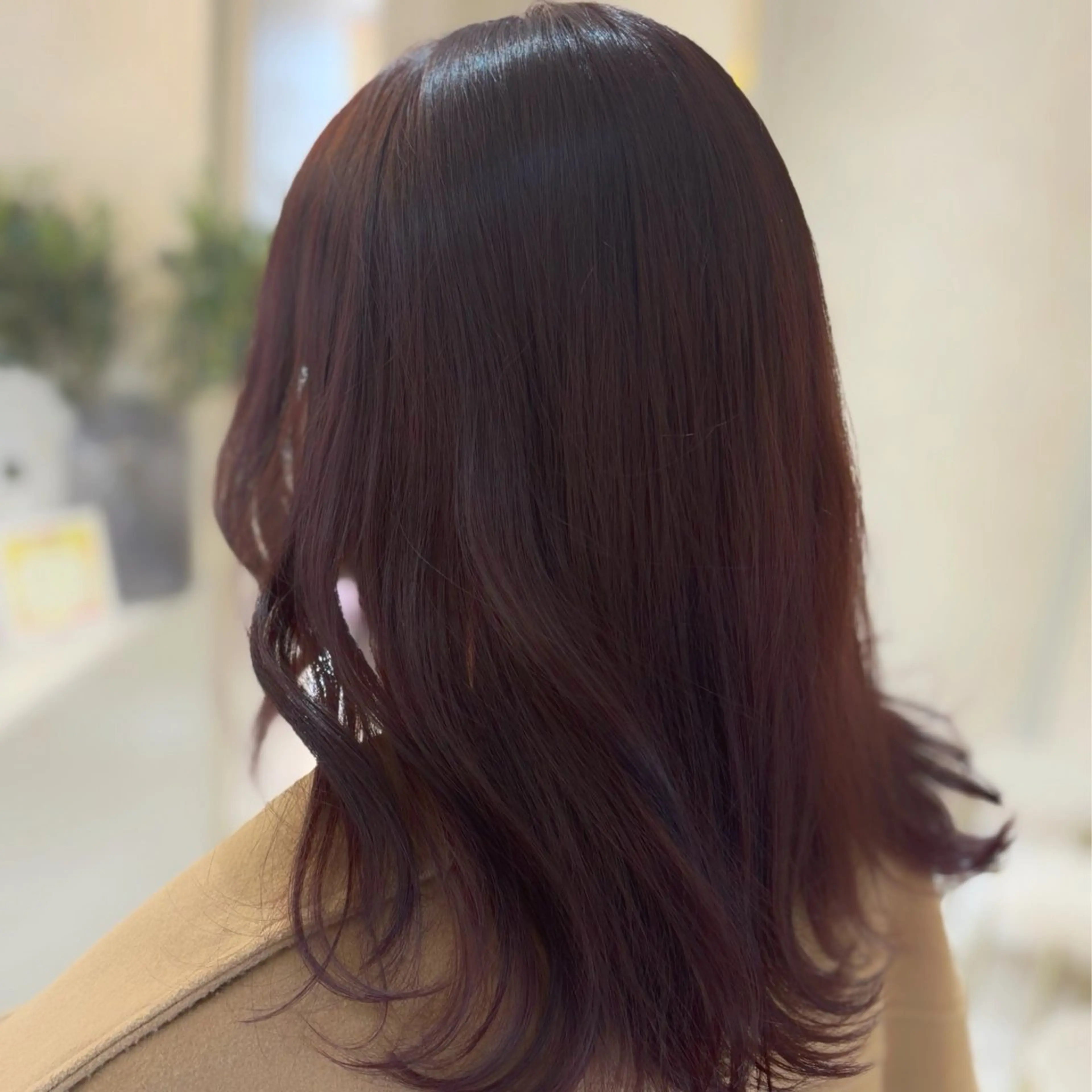 セミロング カラー レッドカラー りほ/顔周りカット/ レイヤーカットのヘアスタイル