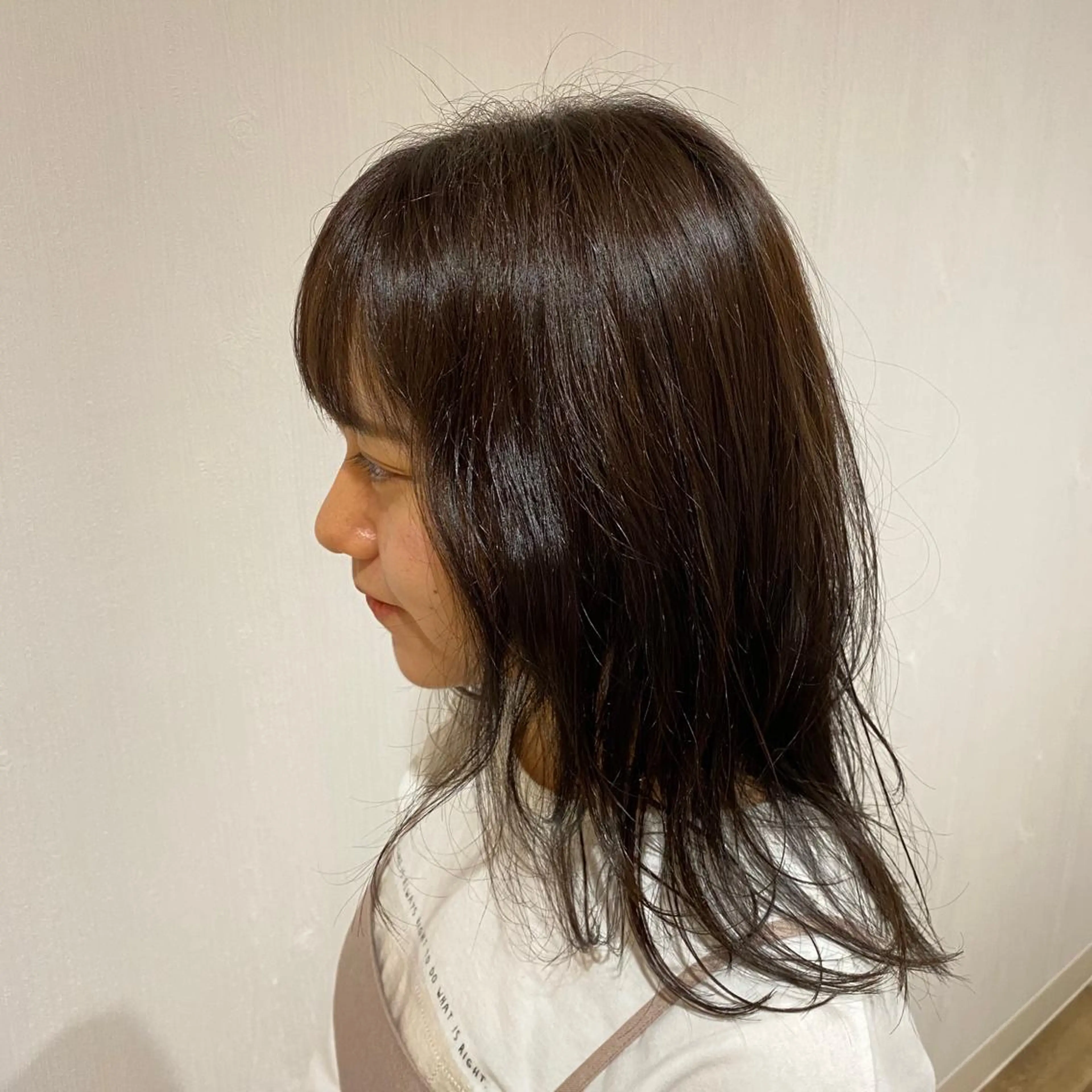 セミロング 伊東 彩花のヘアスタイル