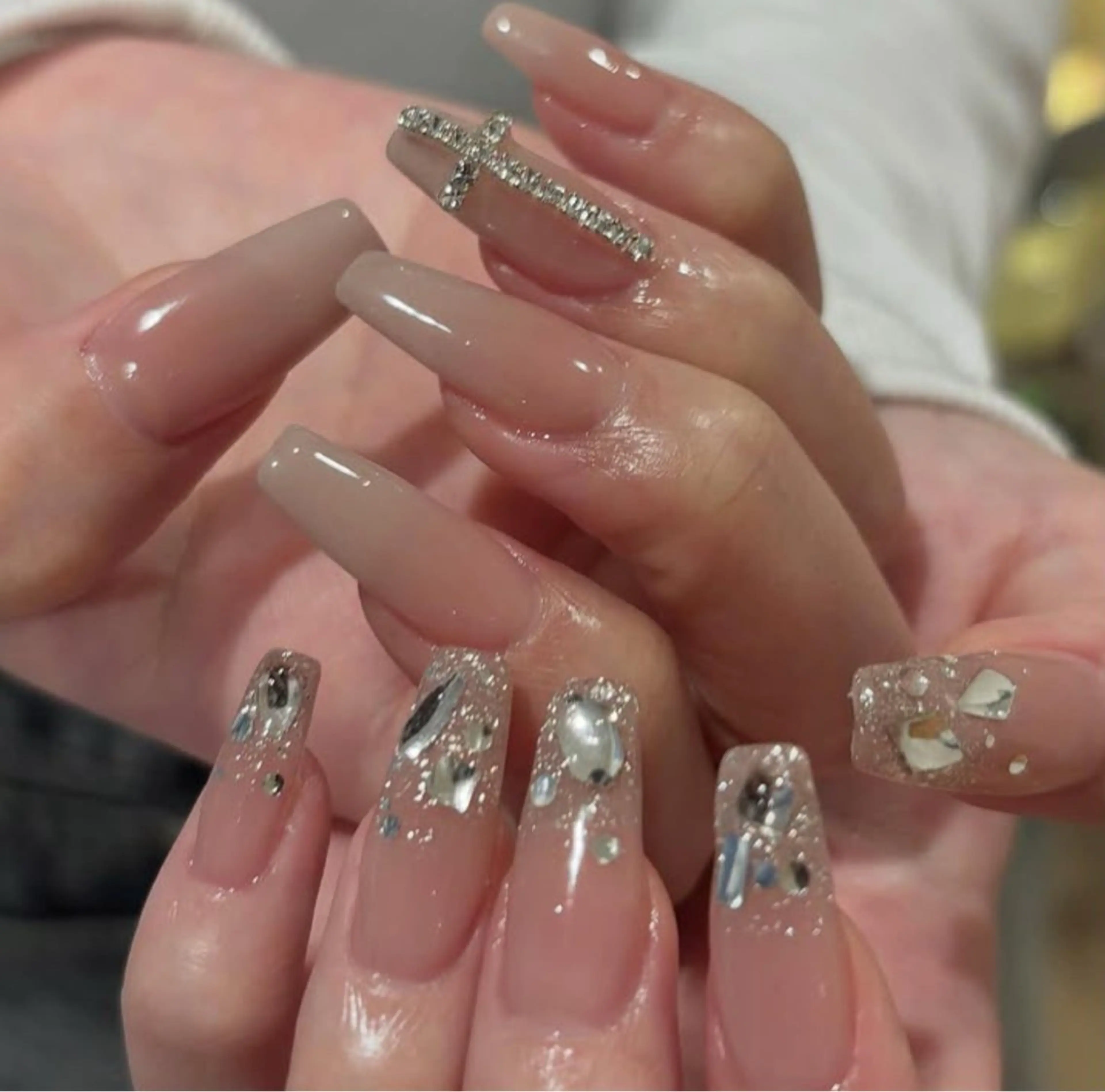 ネイル 長さ出し グラデーション キラキラネイル 韓国ネイル ラメ(グリッター) ハンドネイル ハンドケア Chisa Nail Studio所属・リ リのネイルデザイン