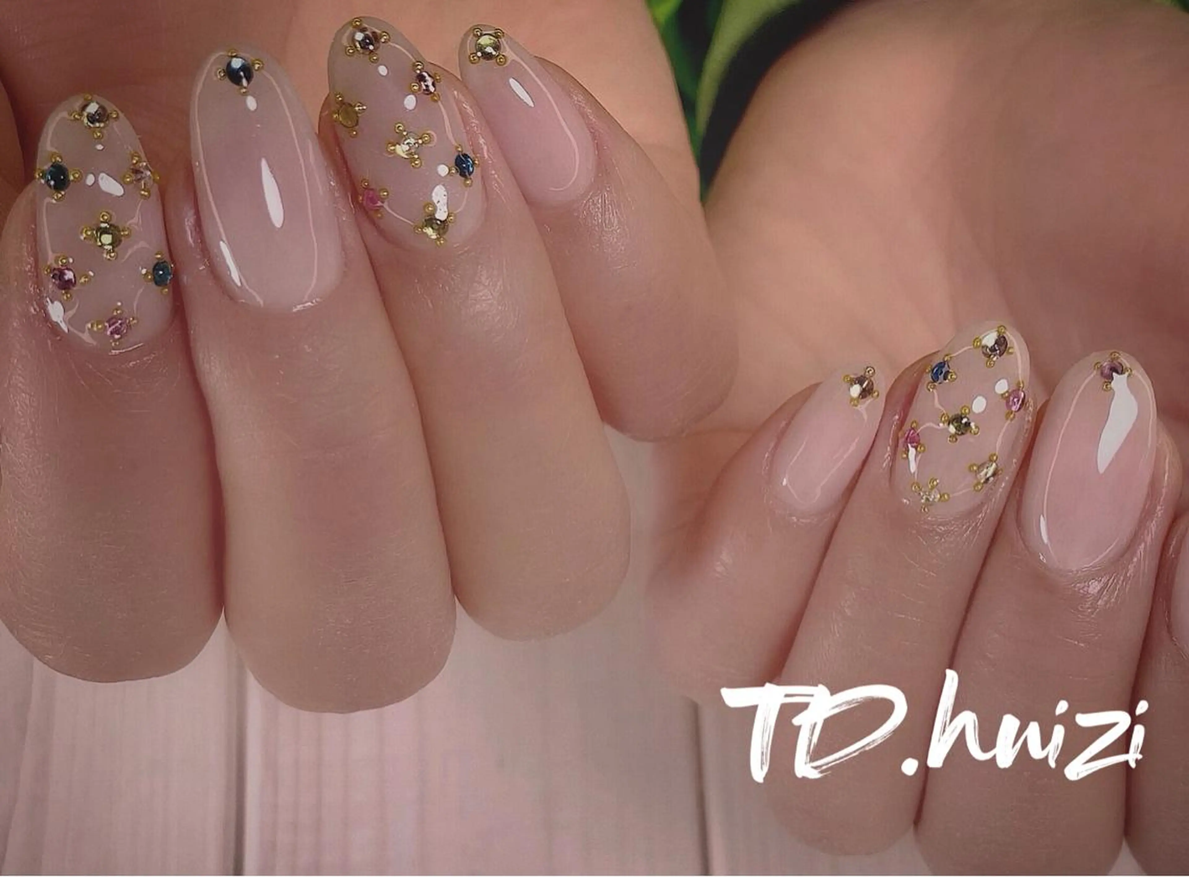 ミディアム めぐみのネイルサロン 惠のネイルデザイン