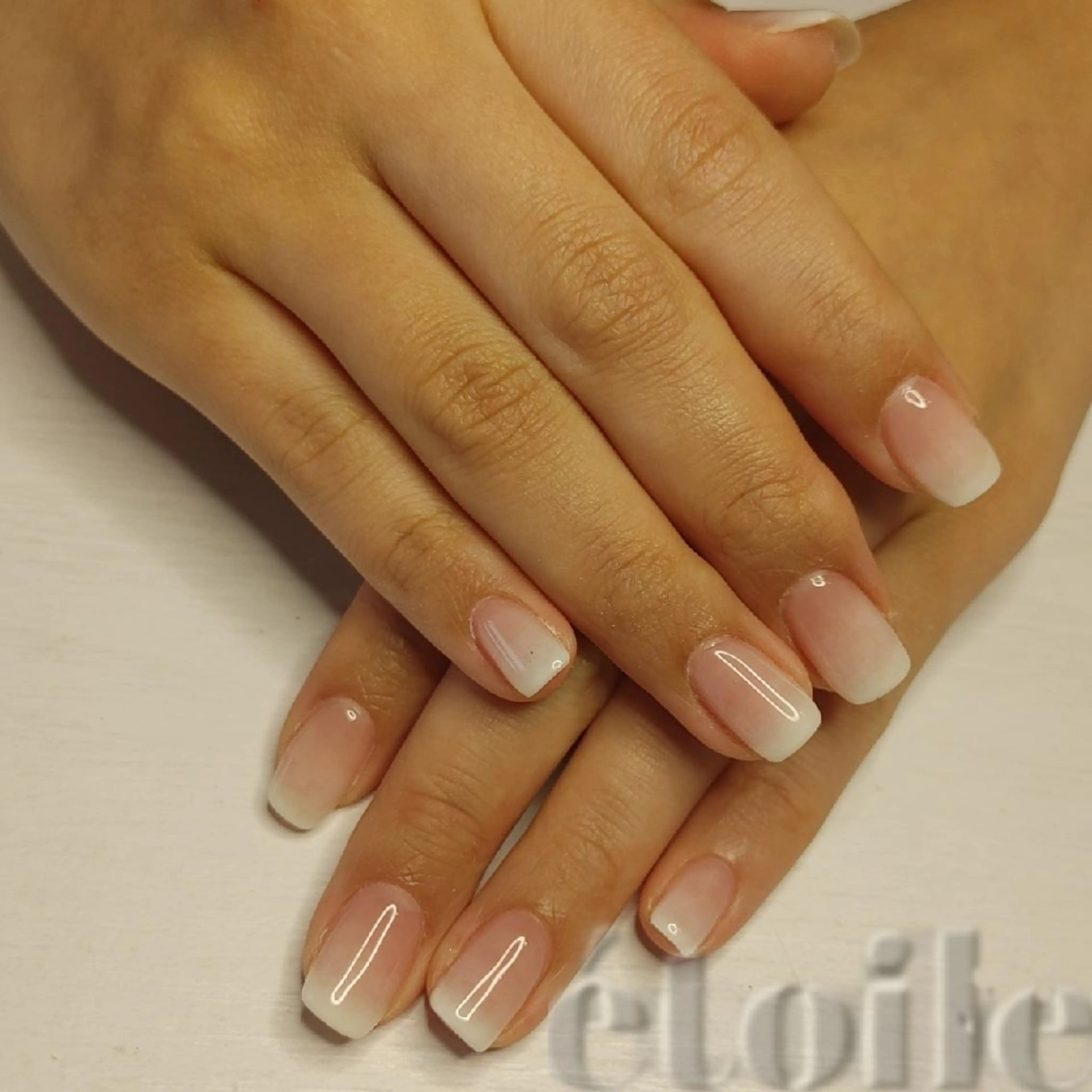 ネイル グラデーション ハンドネイル ハンドケア étoile(エトワール)所属・山田 可愛のネイルデザイン