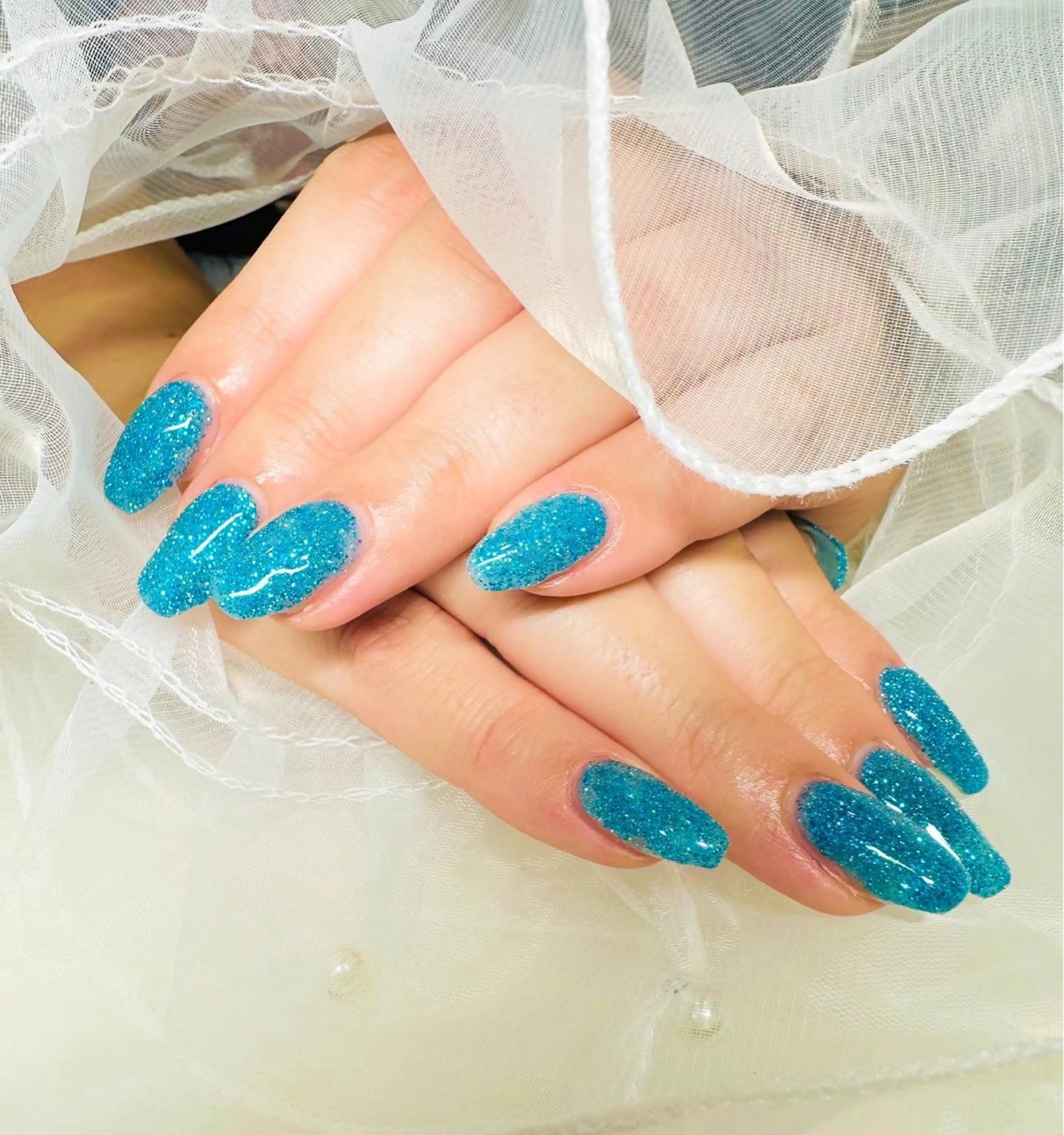 ネイル ブルー フラッシュネイル ラメ(グリッター) ハンドネイル ネイルサロンエレノア所属・田端 笑理菜のネイルデザイン