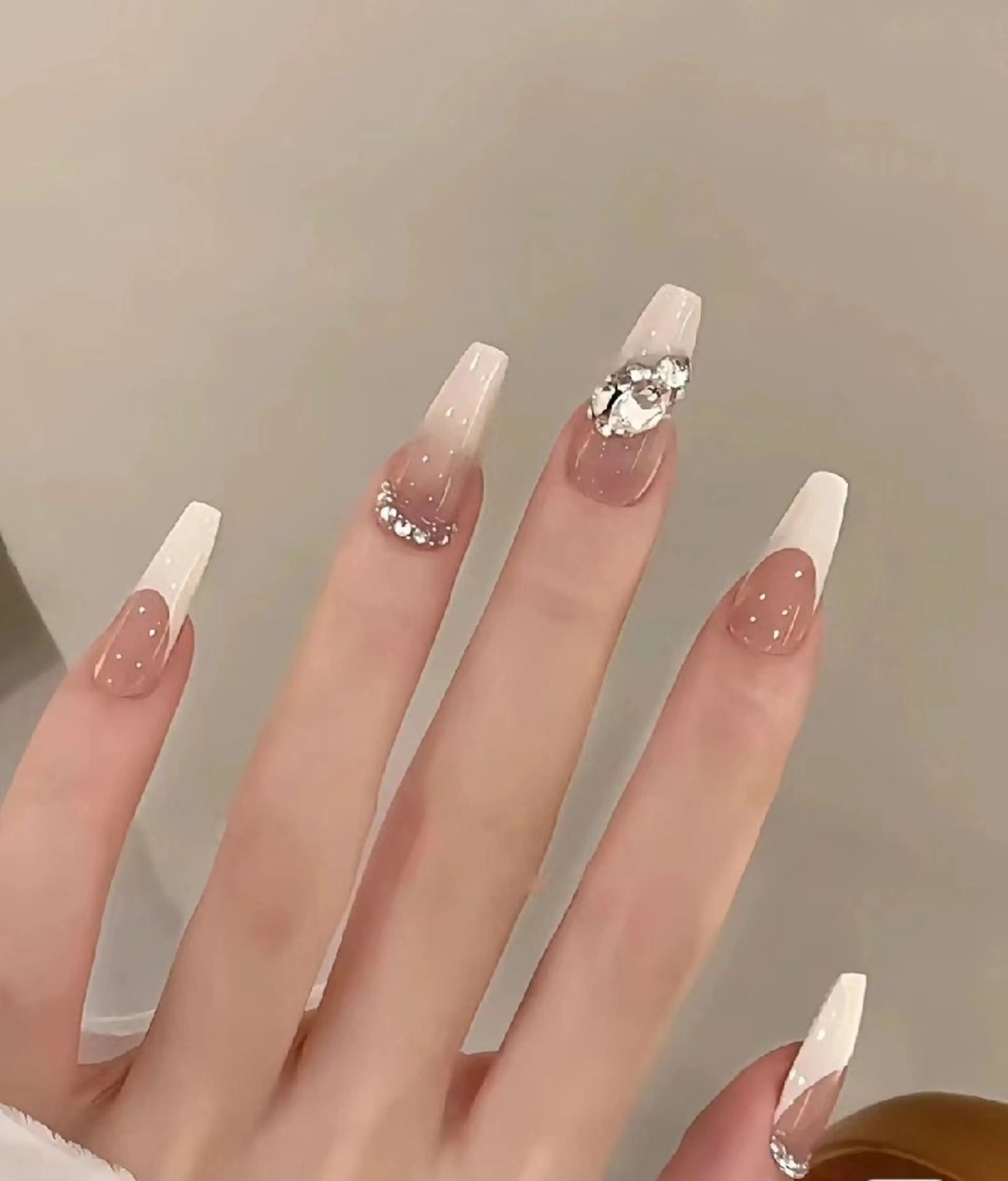 ネイル THE ONE栄店所属・Theone栄店 川原のネイルデザイン