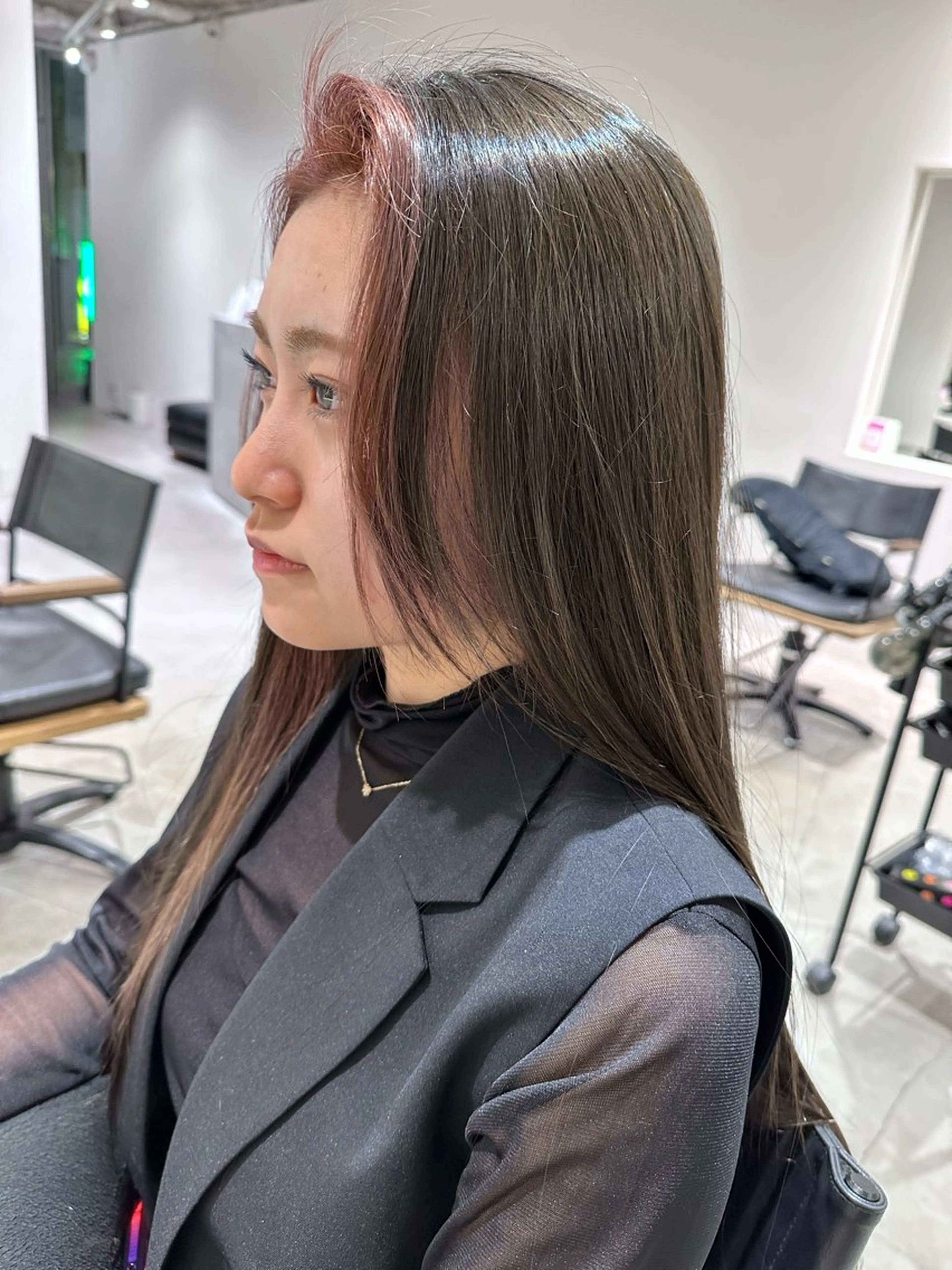 ロング カラー ミストバング 透明感カラー  フェイスフレーミング 顔周りカット 髪質改善 mario所属・松岡 陸弥のヘアスタイル