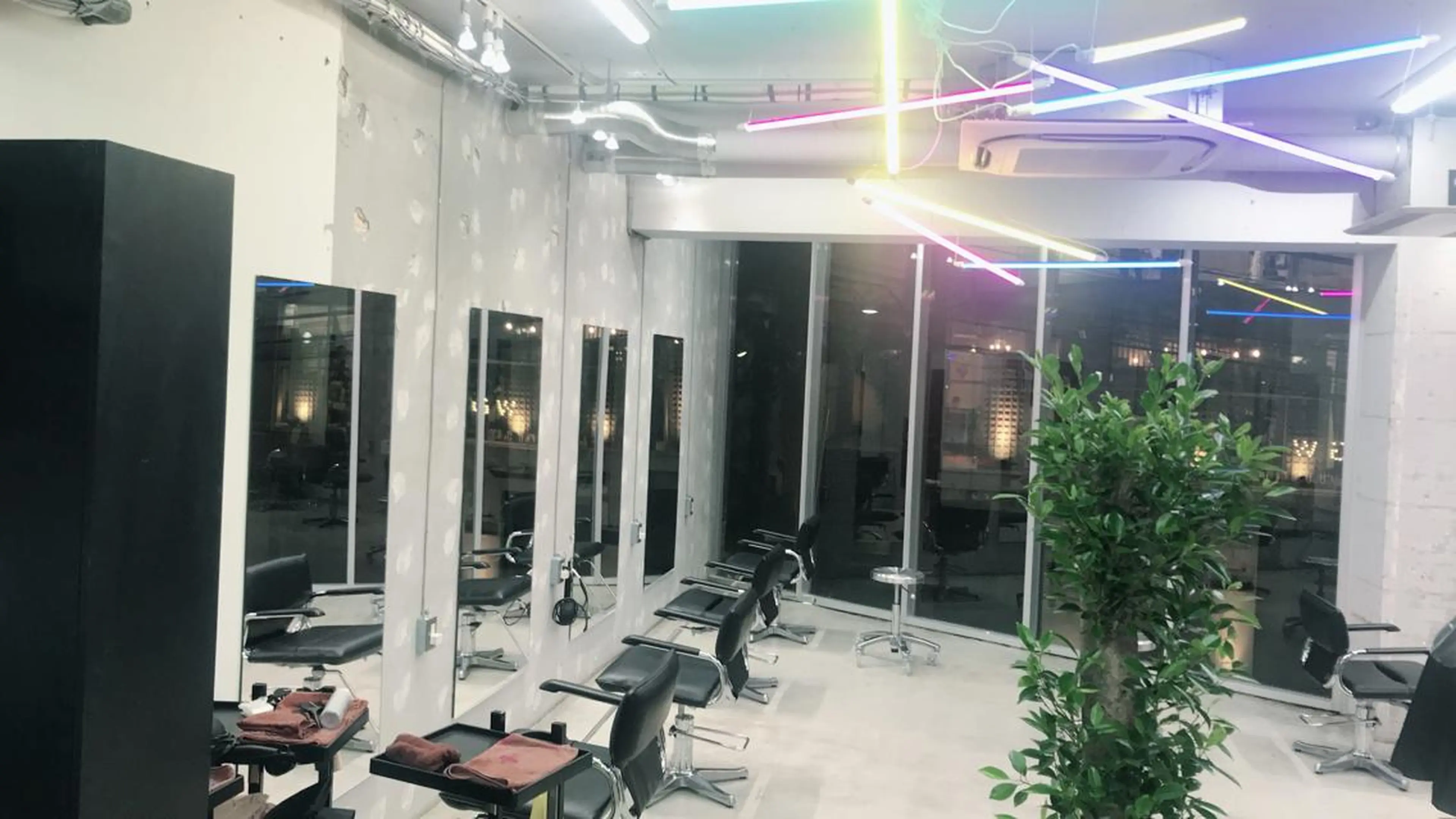 ロング カラー パーマ ヘアアレンジ キッズ ネイル マツエク・マツパ 垢抜け案内人 鈴木聖矢✂️のヘアスタイル