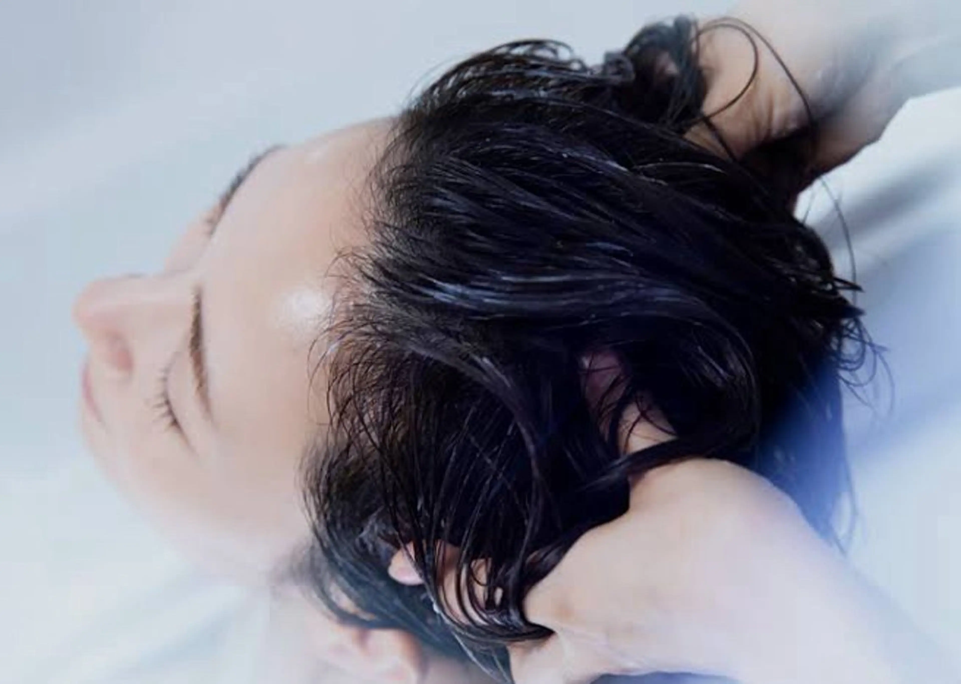 ユン チェウォン NEROのヘアスタイル