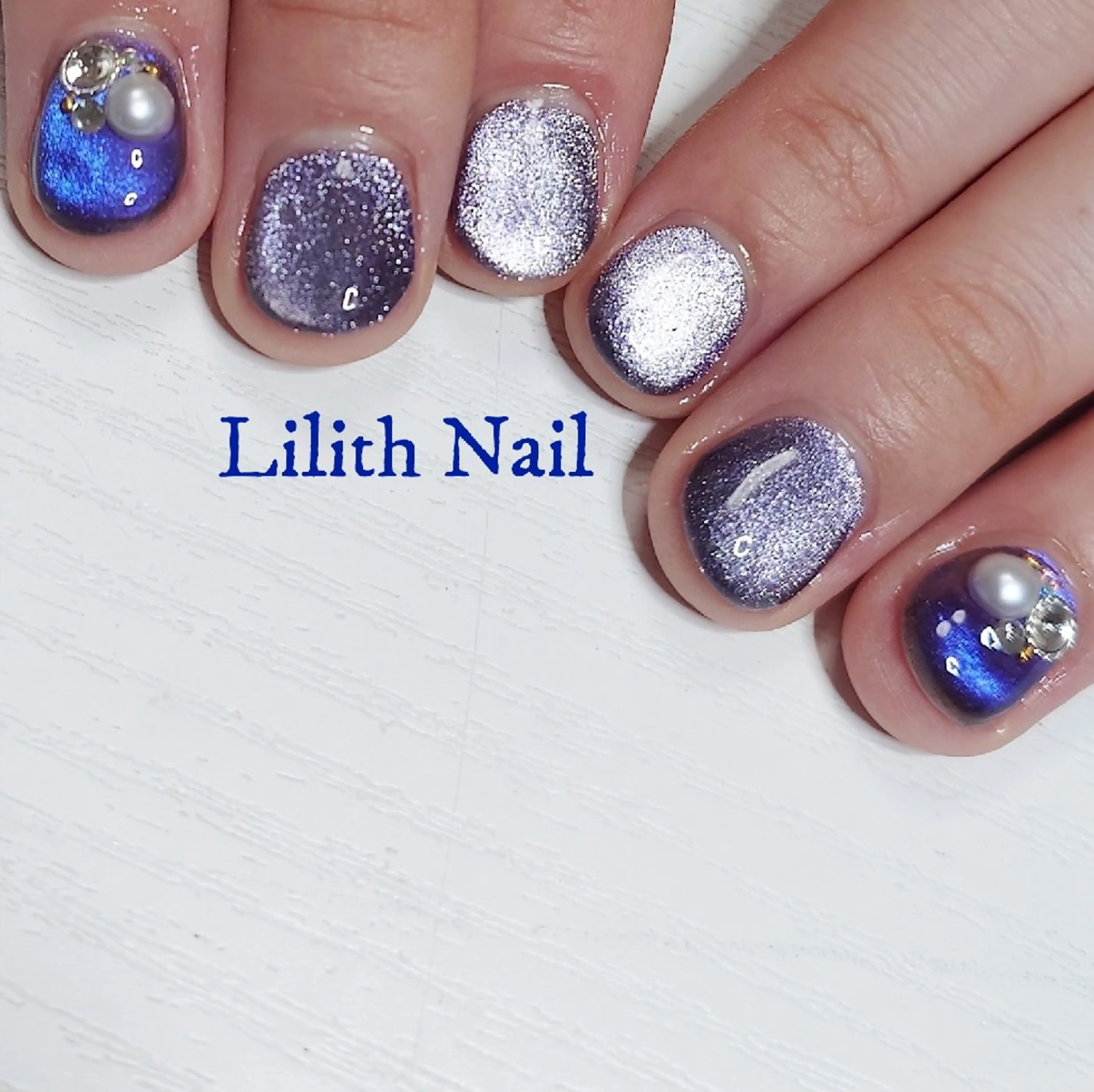 ネイル ストーンネイル ハンドネイル Lilith Nailのネイルデザイン