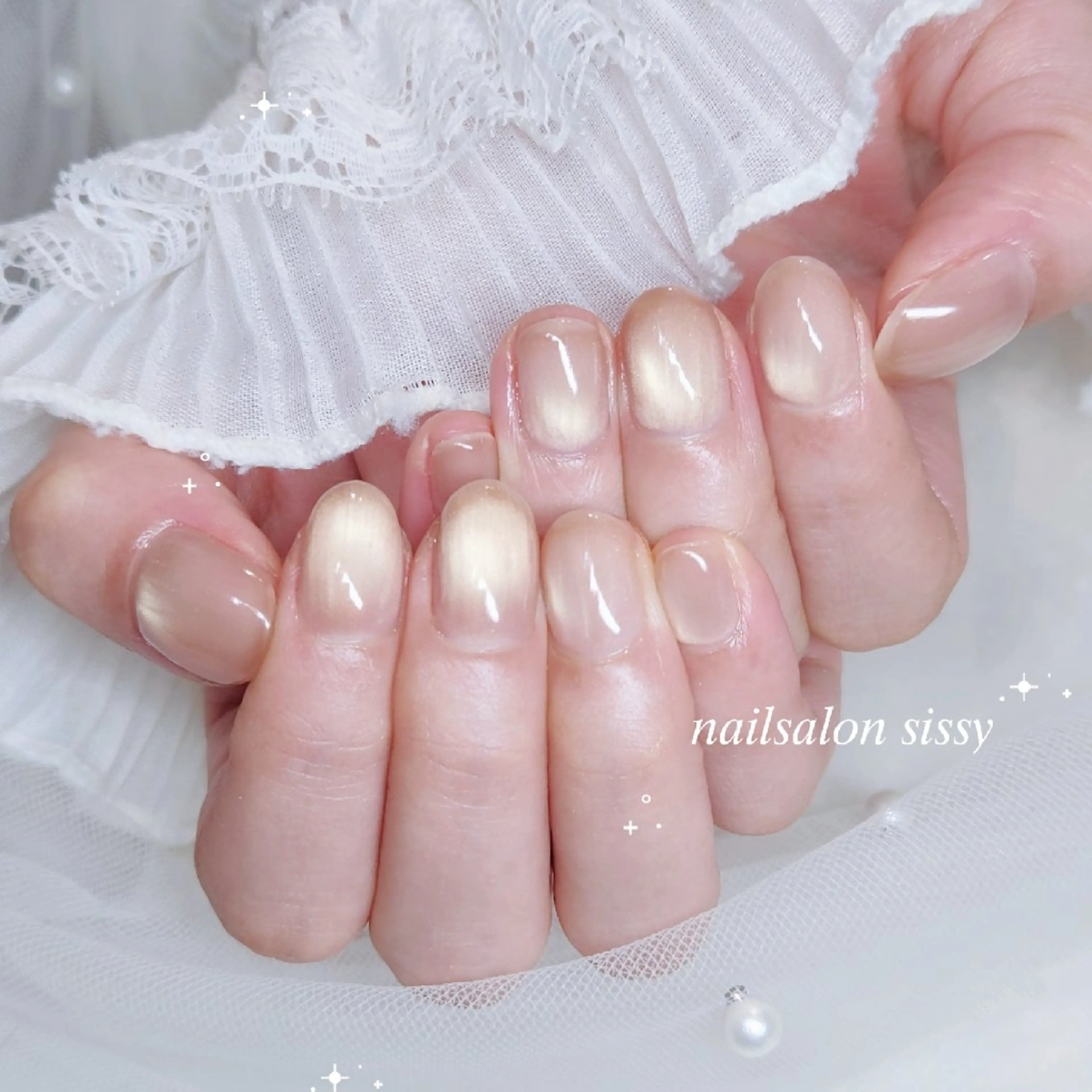 ネイル マグネットネイル マグネットワンカラー ワンカラーネイル 冬ネイル クリスマス ハンドネイル nailsalon sissy所属・sissy hatsuneのネイルデザイン