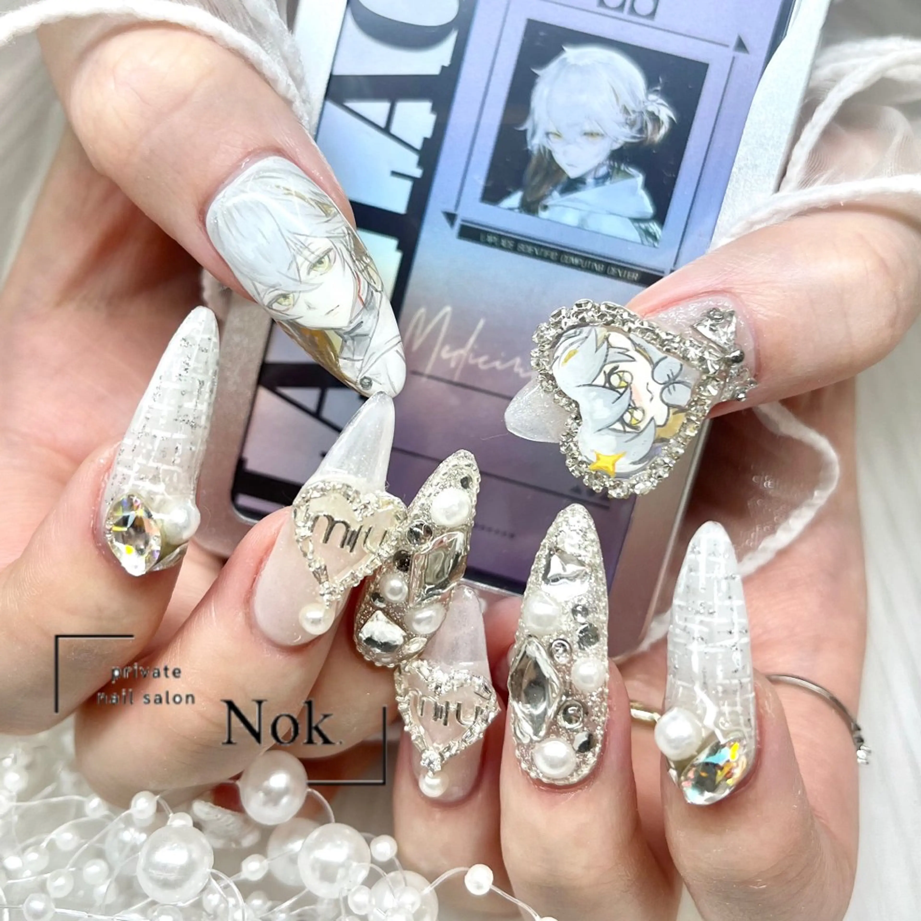 オフなし👠アートやり放題+パーツ乗せ放題(痛ネイルなし)の写真