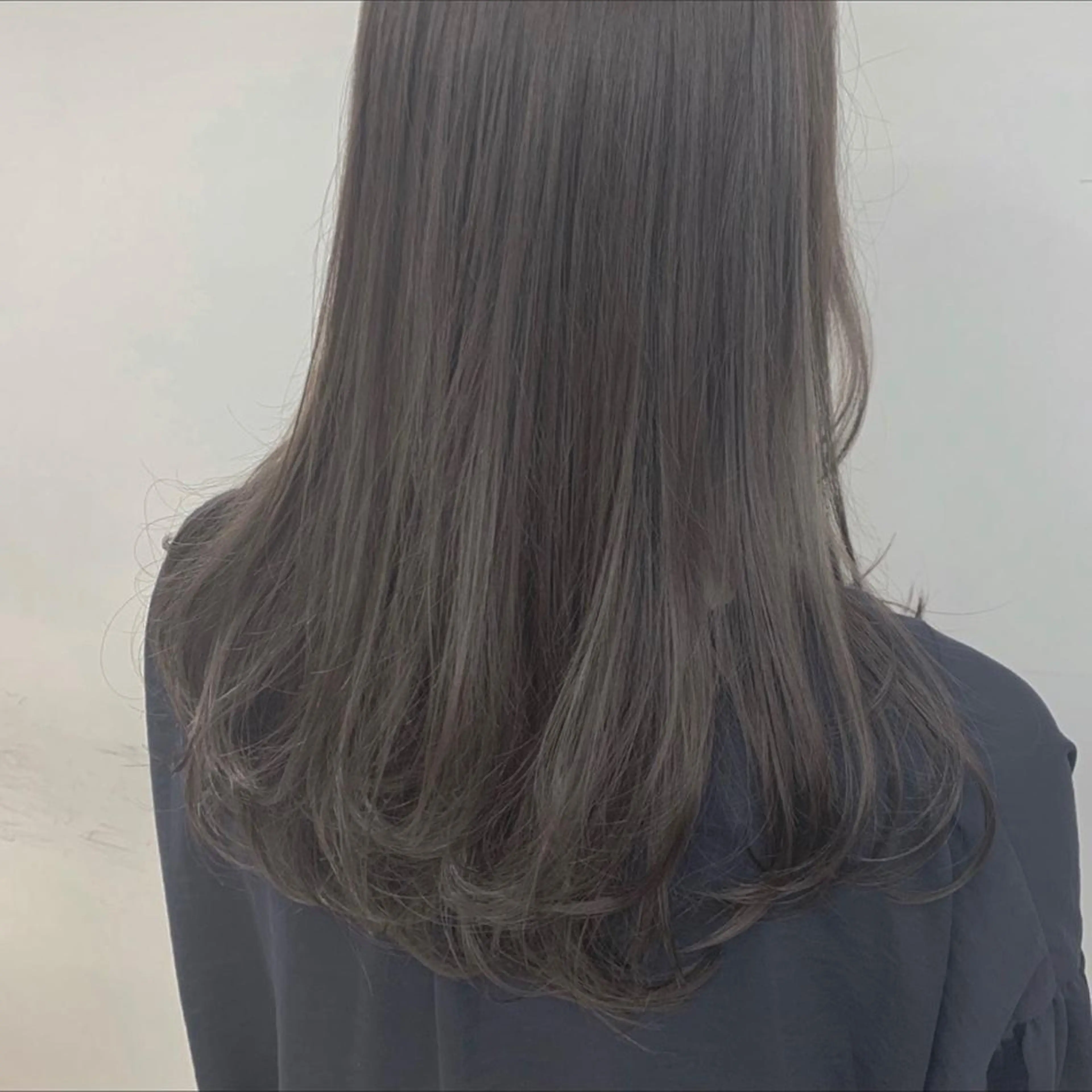 セミロング カラー ヘアアレンジ ブリーチ 透明感カラー イルミナカラー ブリーチなしカラー カット ヘアカラー トリートメント 🦋レイヤーカット ミドリカワ🦋のヘアスタイル