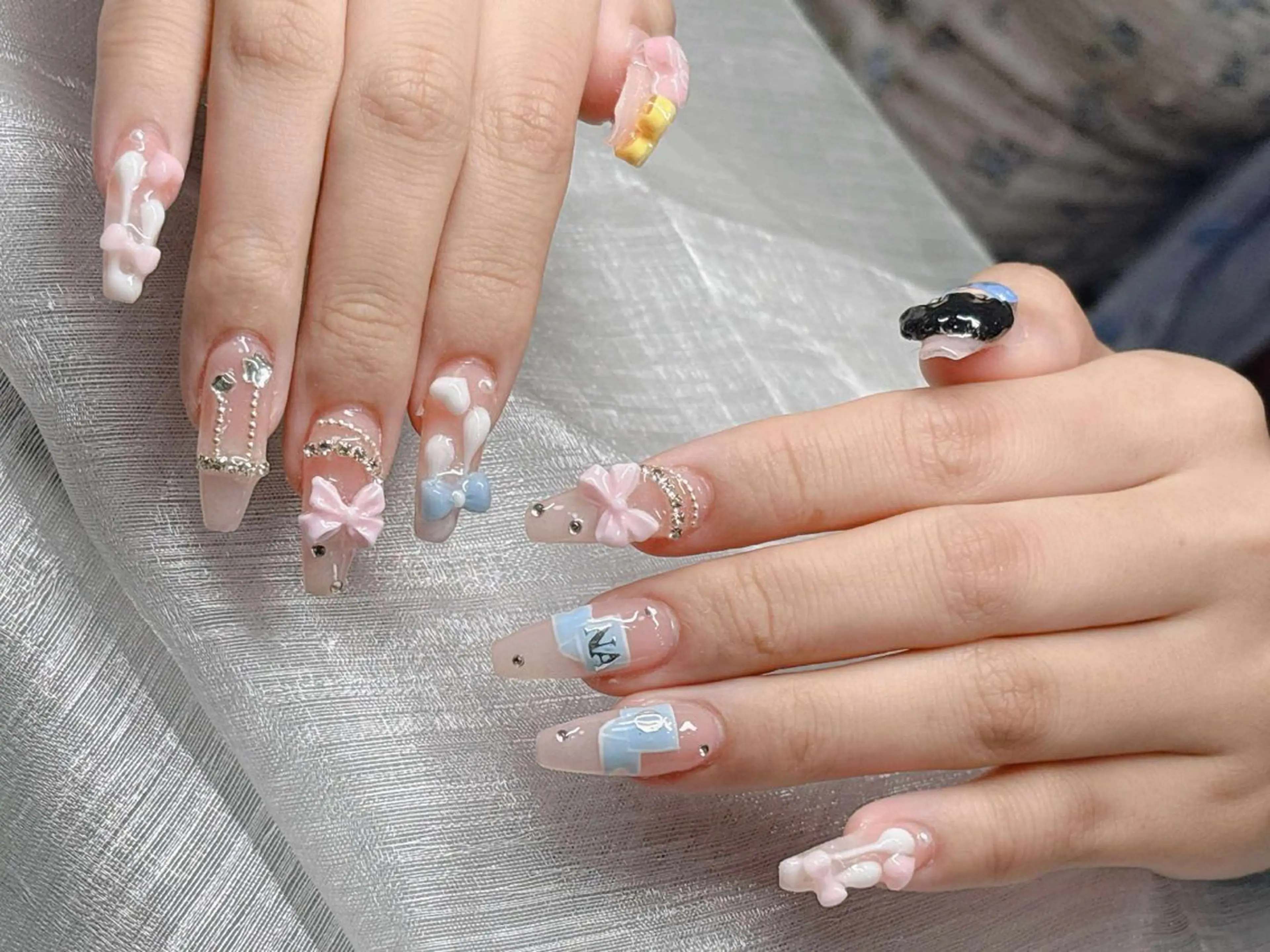 ネイル 長さ出し グラデーション 卒業式 キラキラネイル マグネットネイル ハンドネイル Lee Nailsのネイルデザイン