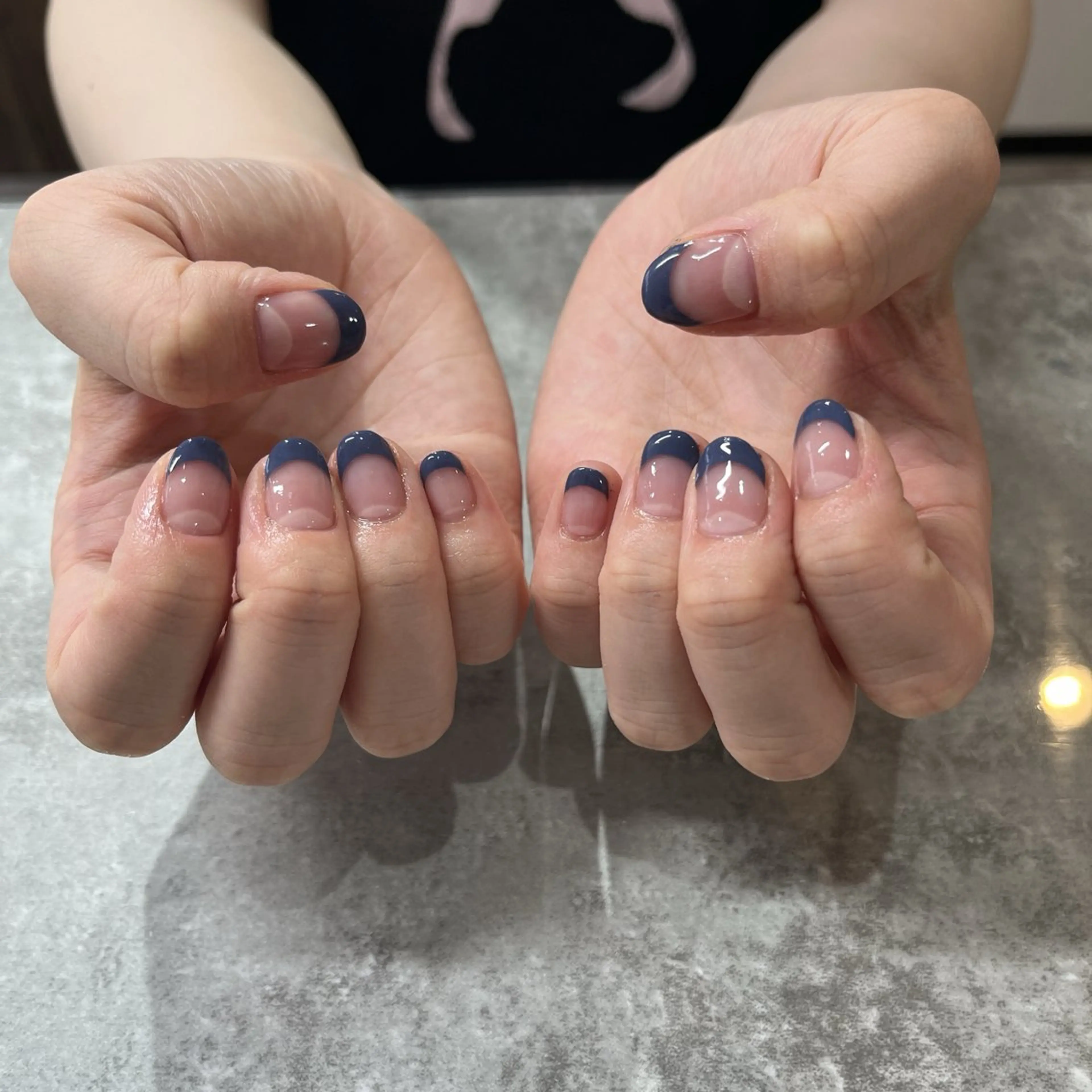 オフありフレンチネイル(自店オフ＋550円  他店オフ＋1100円) ※クリアベースの写真