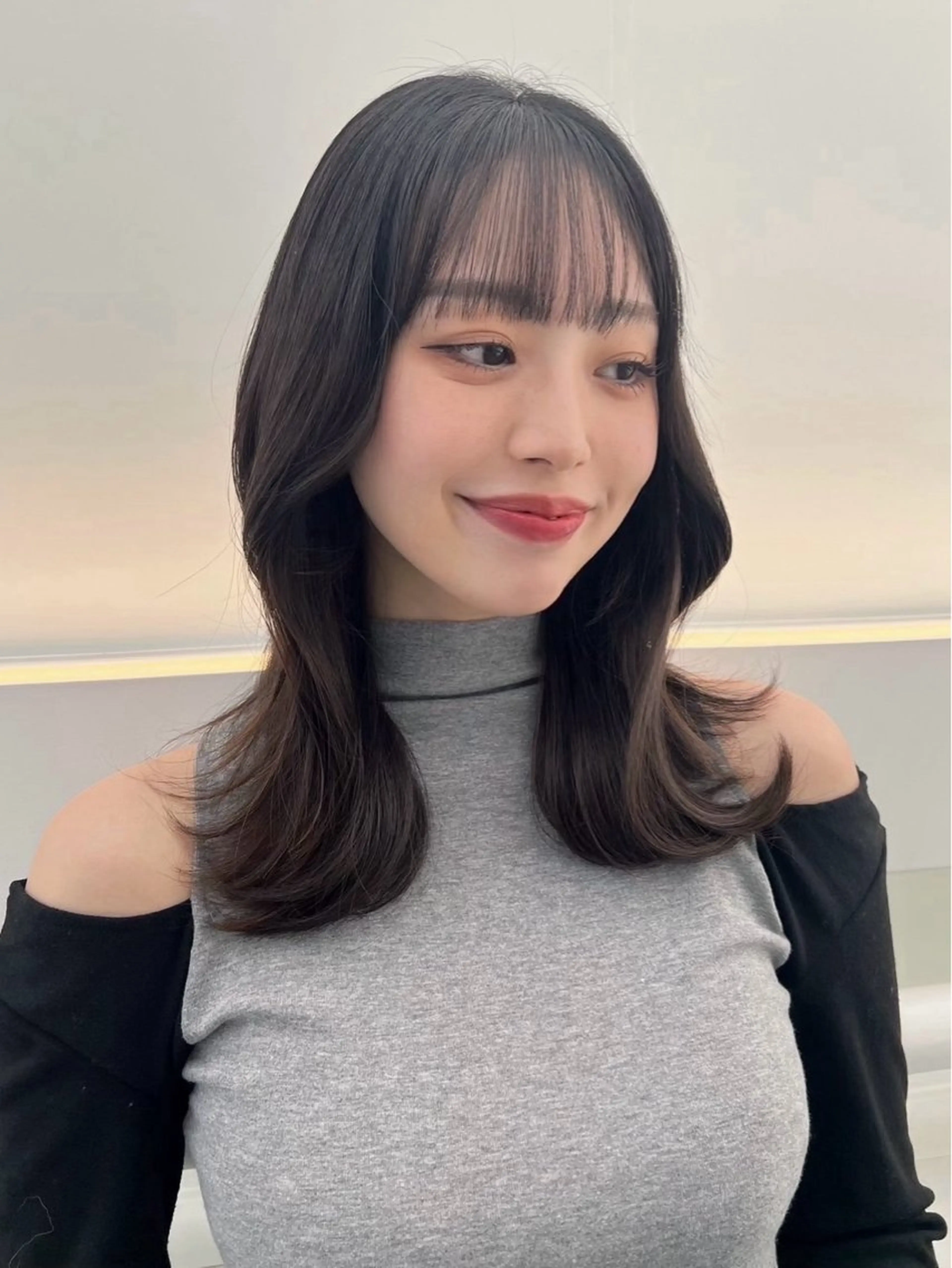 ミディアム カラー くびれヘア トリートメント カット ヘアカラー トリートメント 💎透明感カラー特化 💎TAISEIのヘアスタイル