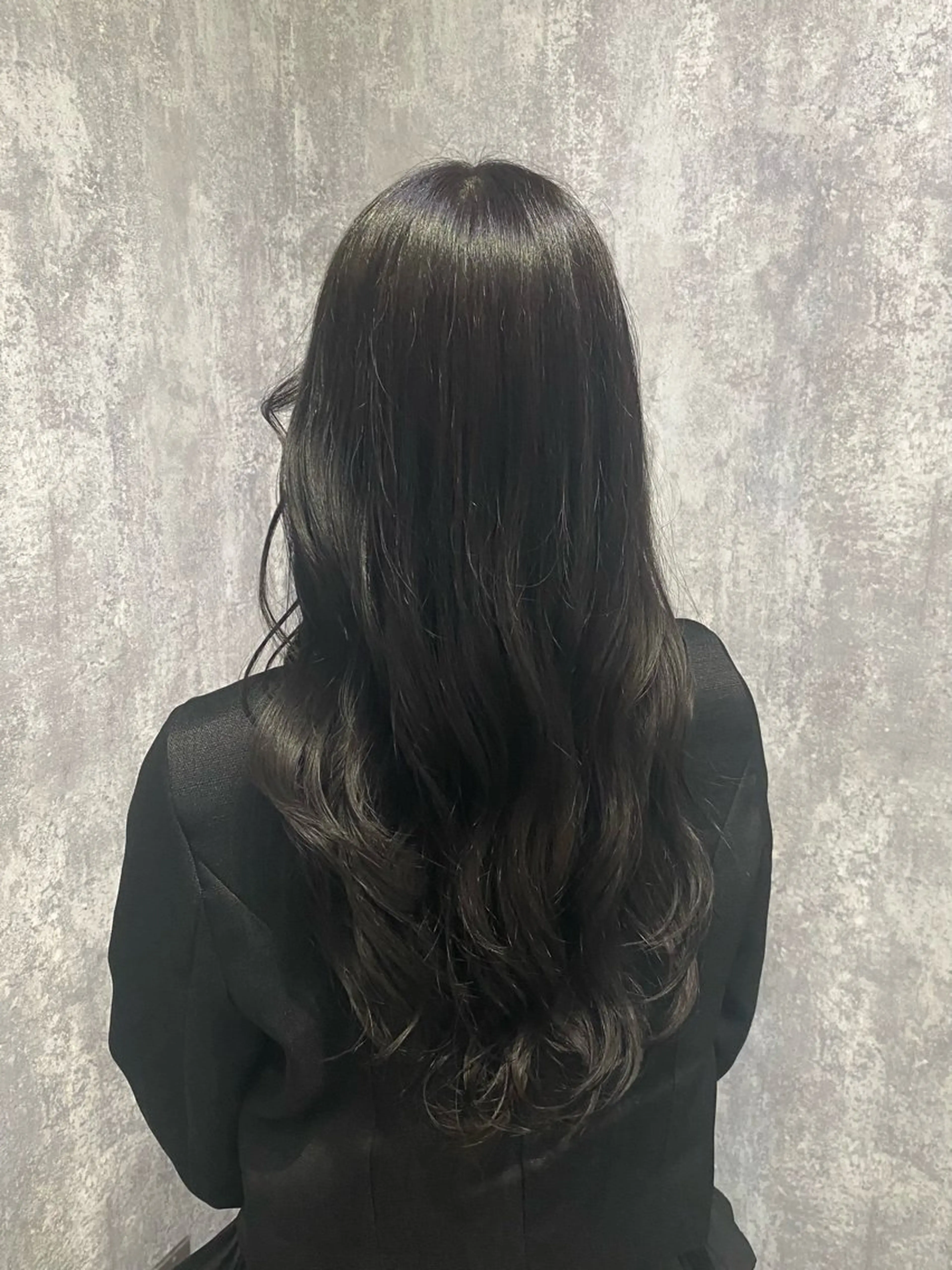 ロング カラー shiori/透明感 /顔周り/髪質改善のヘアスタイル