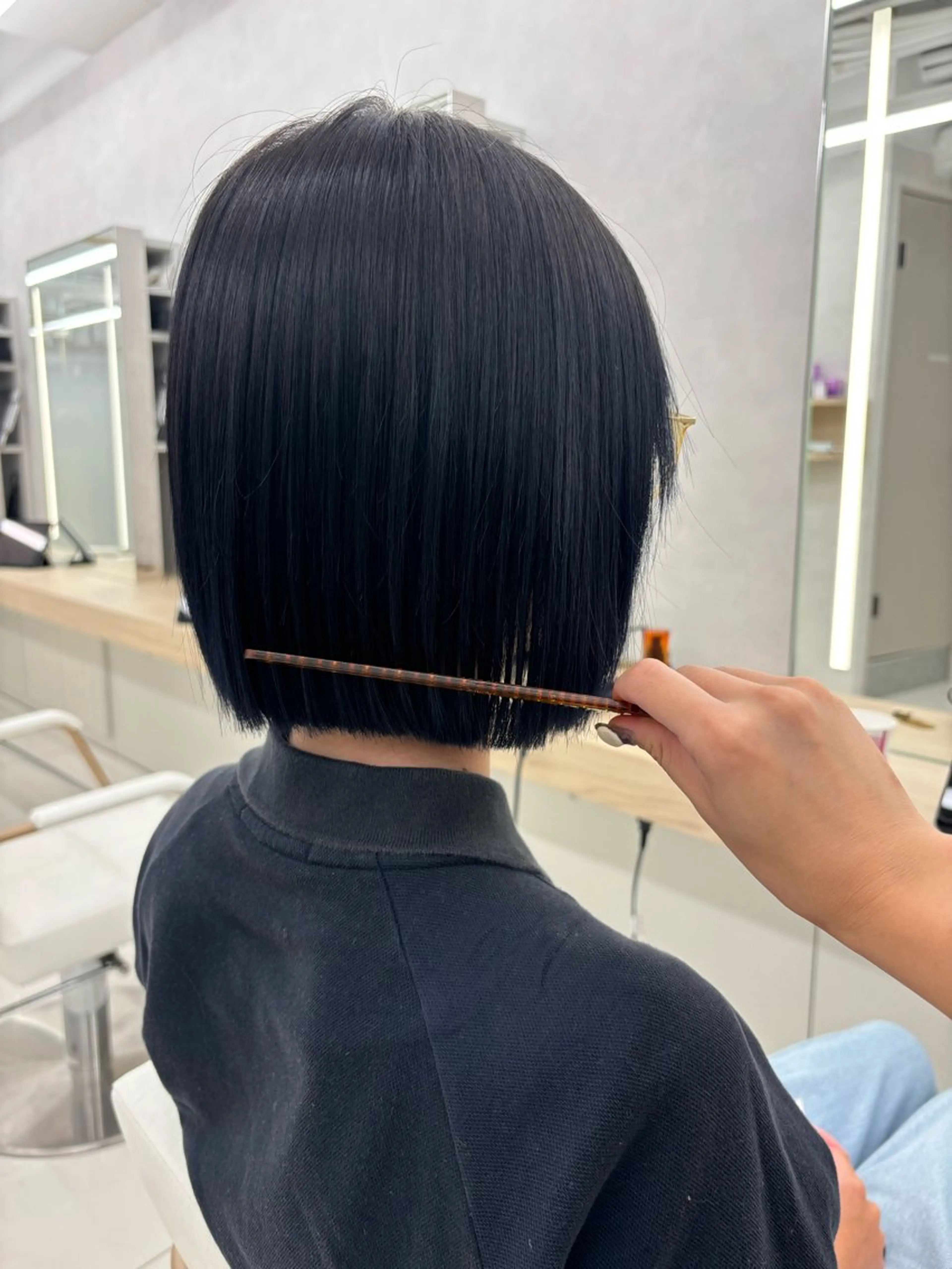 ショート カット ヘアカラー 韓国透明感カラー🌀 yuukiのヘアスタイル