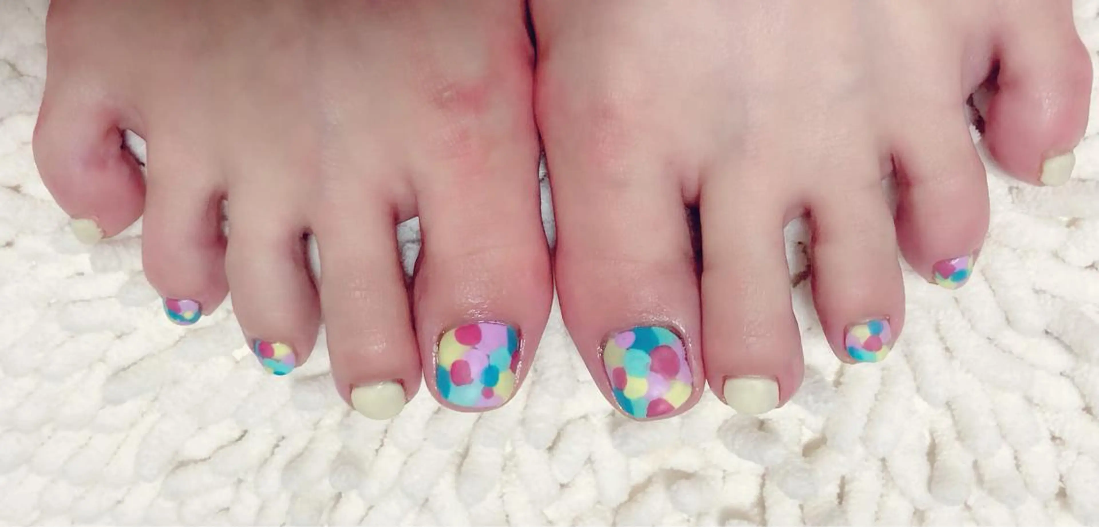 ネイル フットネイル t. yoshizawaのネイルデザイン