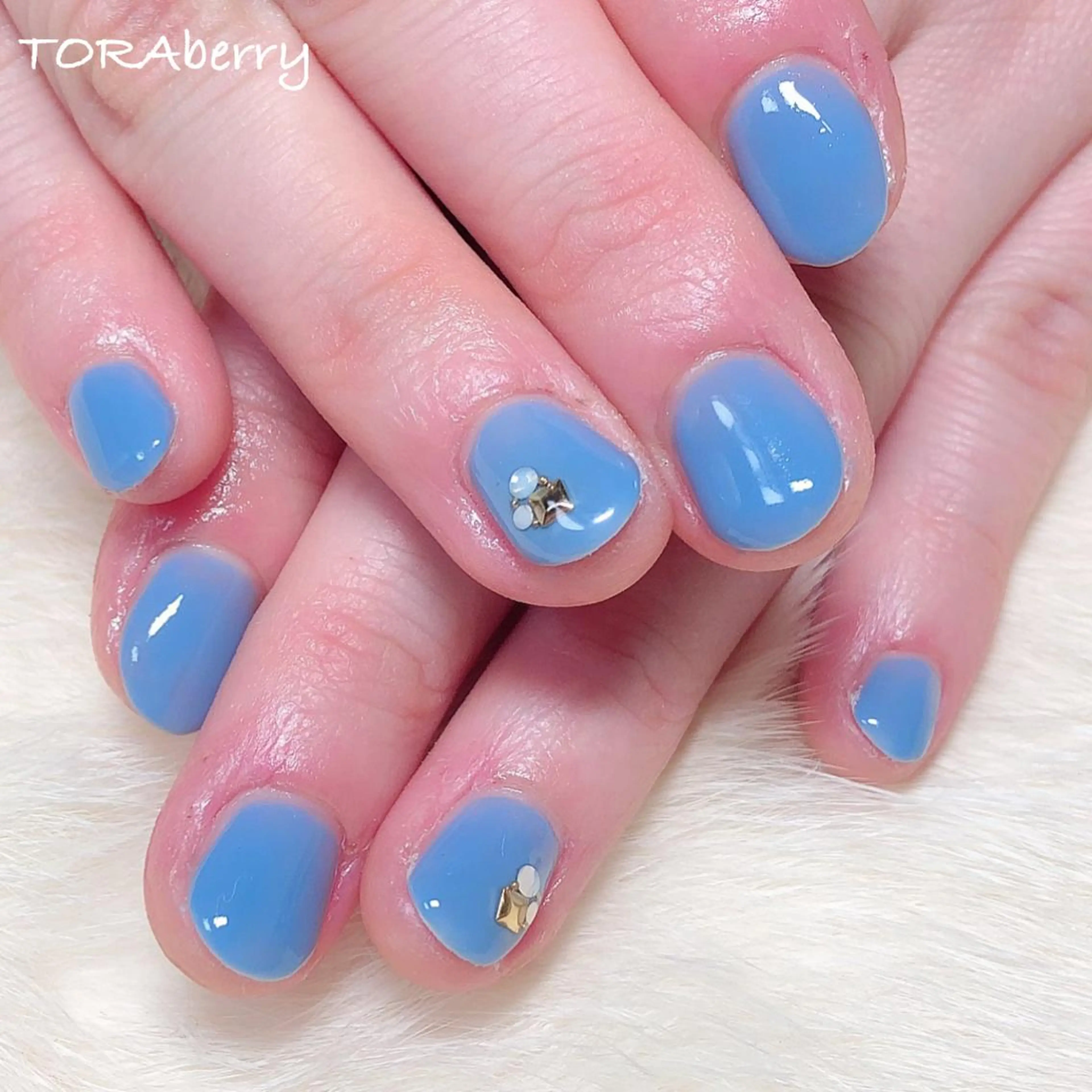 ネイル 水色 ハンドネイル ネイリスト なつみのネイルデザイン