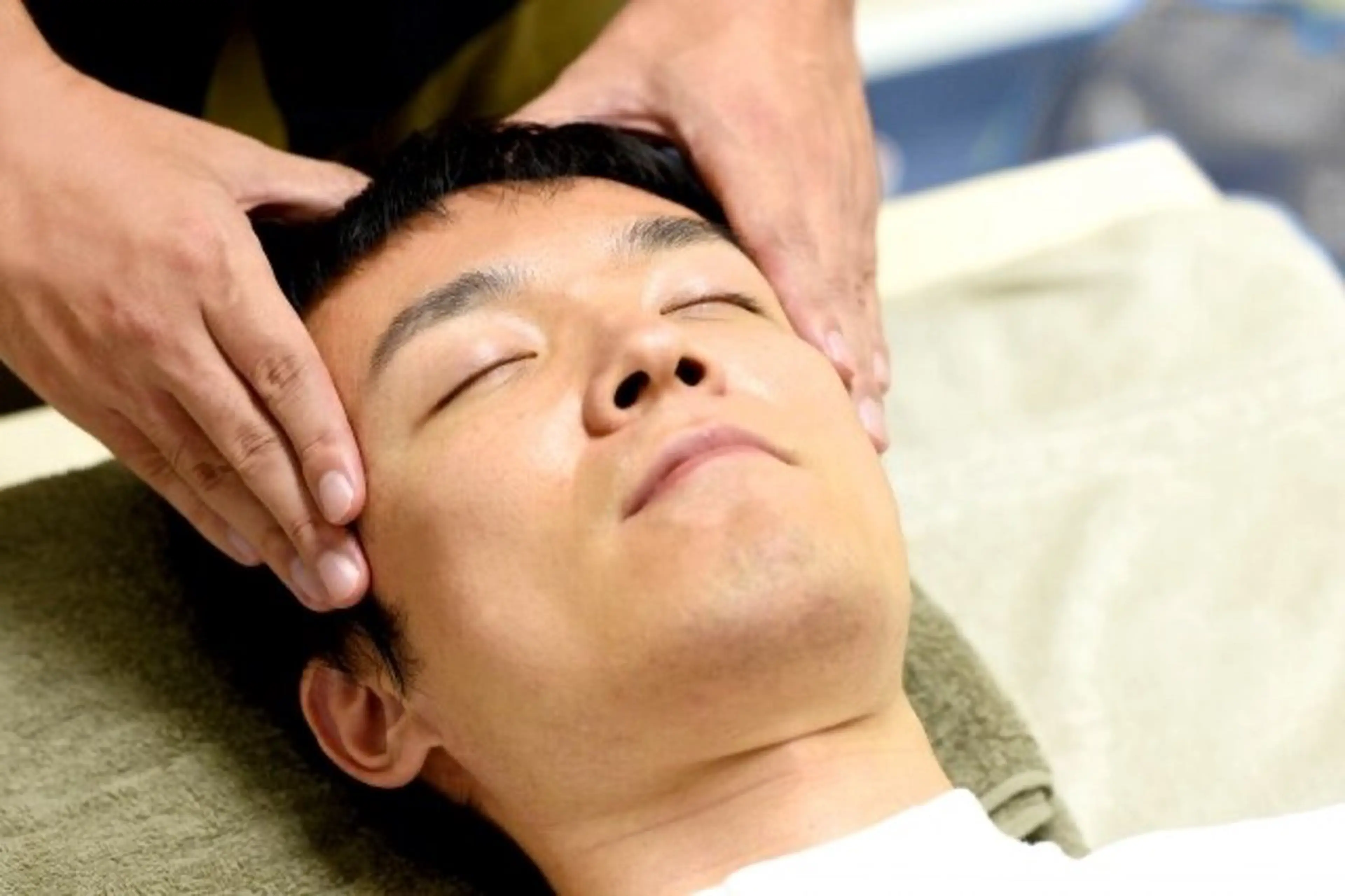 【スキマ時間に💆🏻‍♂️】  ドライヘッドスパ 30分  ［首肩ほぐしあり］￥4500→￥3000 🫧の写真