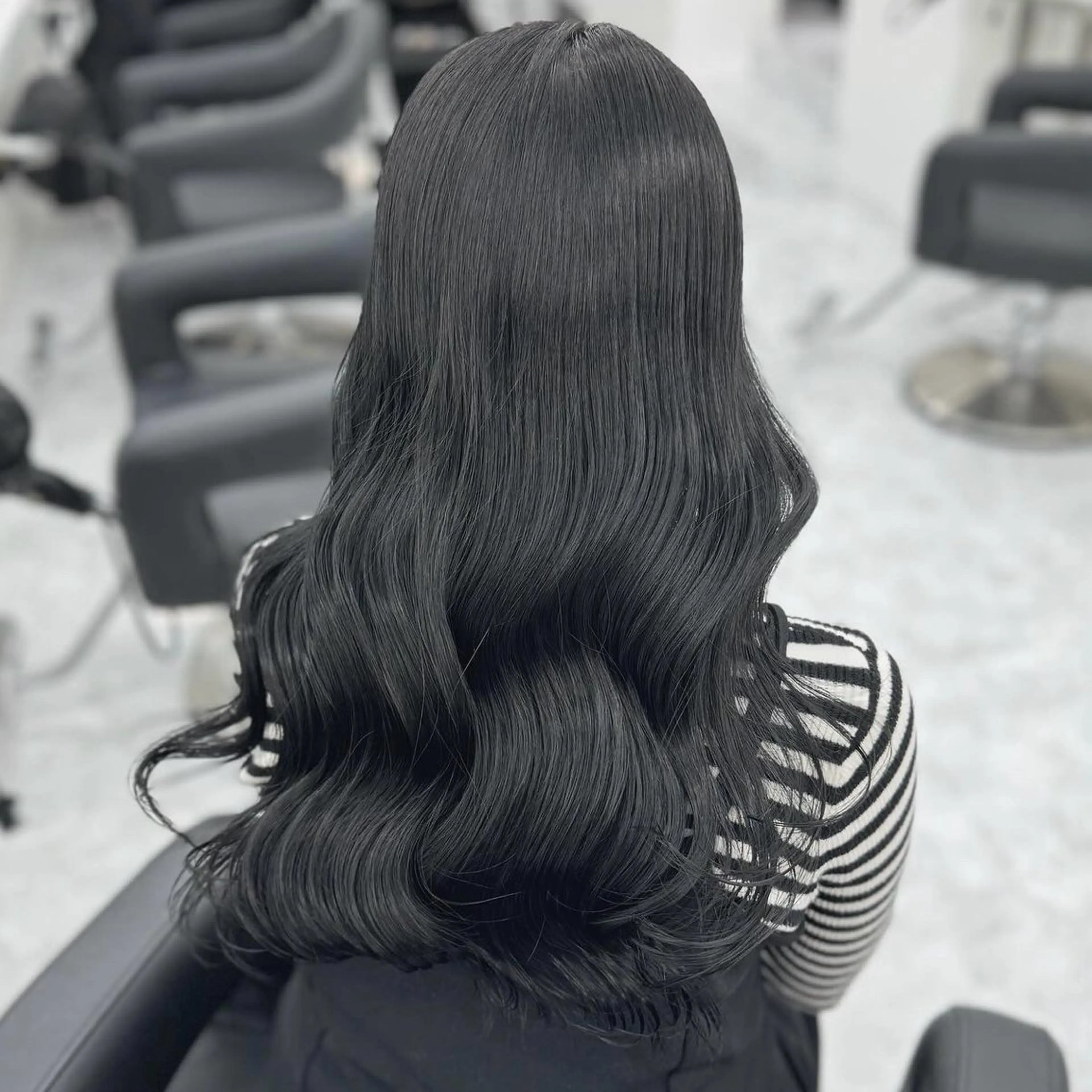 ロング カラー 黒髪 髪質改善 韓国風ヘア 縮毛矯正 トリートメント ヘアカラー トリートメント ヘアセット ブリーチなし Ⅰ 髪質改善カラーのヘアスタイル